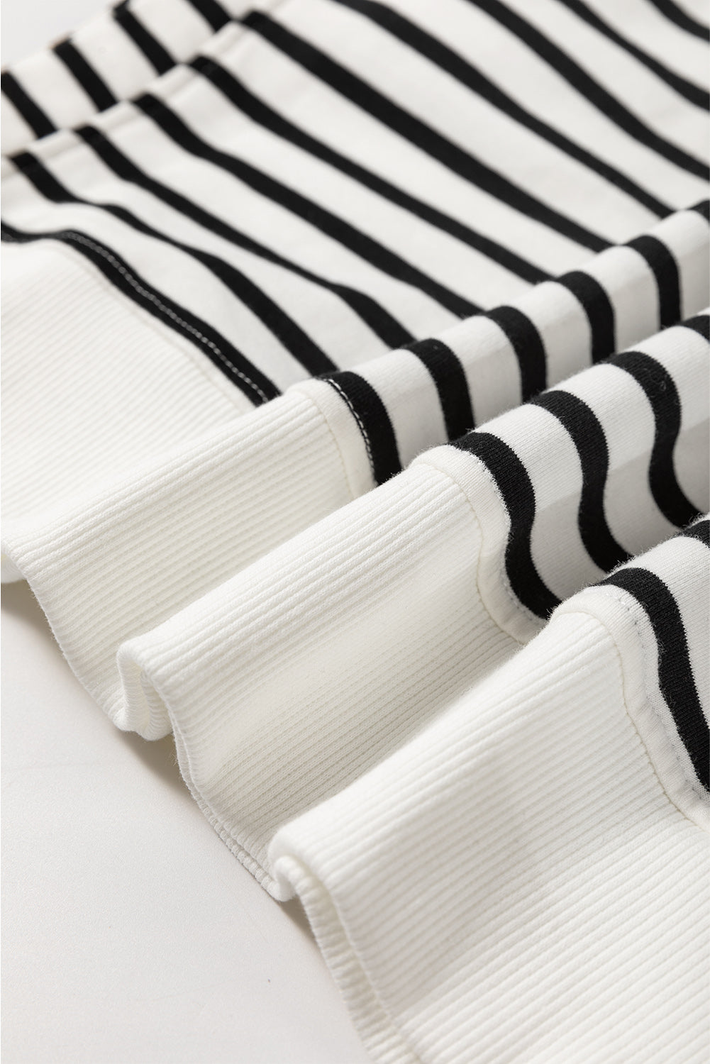 Black Stripe Raglan Sleeve Side Slits Loose Sweatshirt eAura