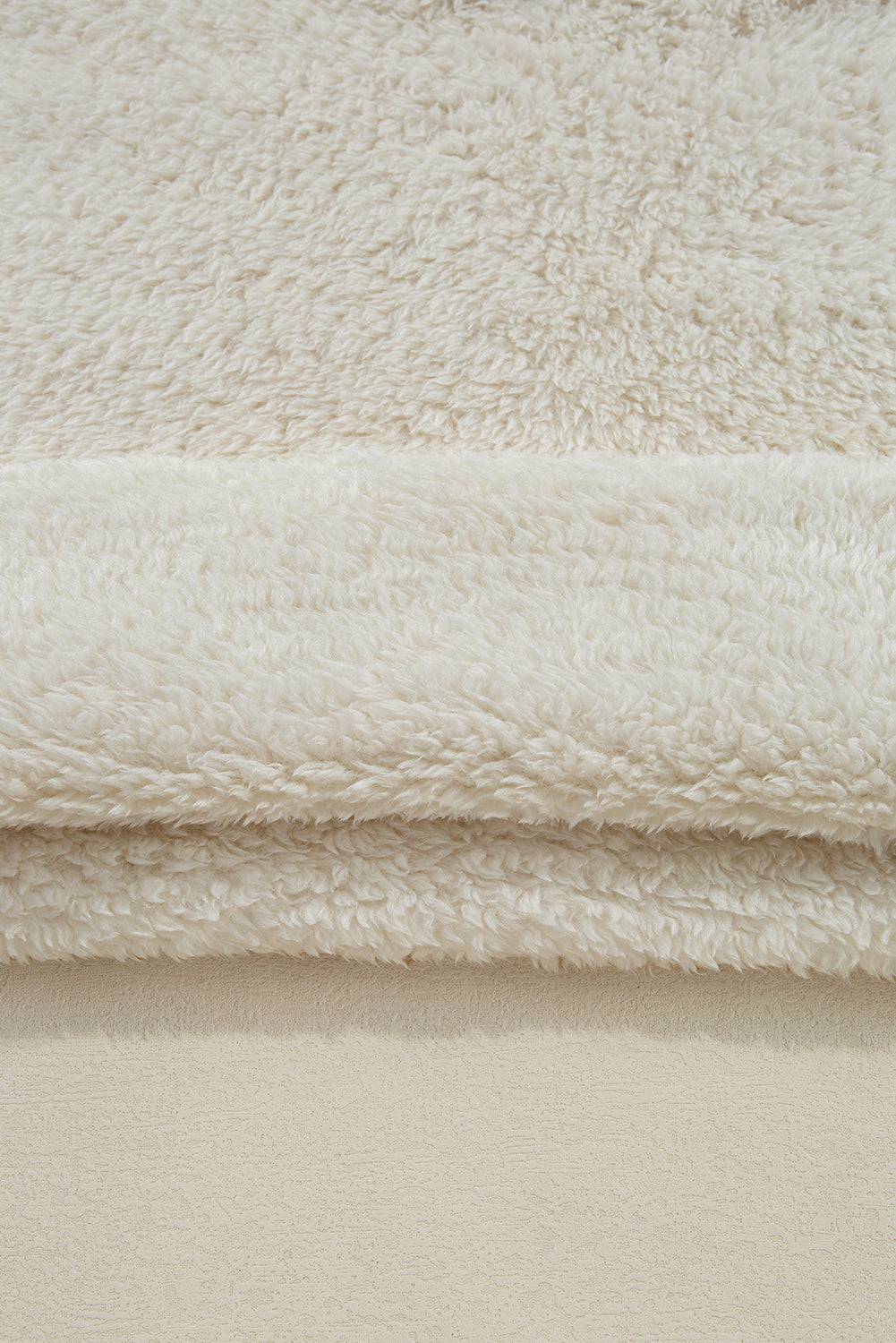 White Contrast Ribbed Edge Plush Hoodie eAura