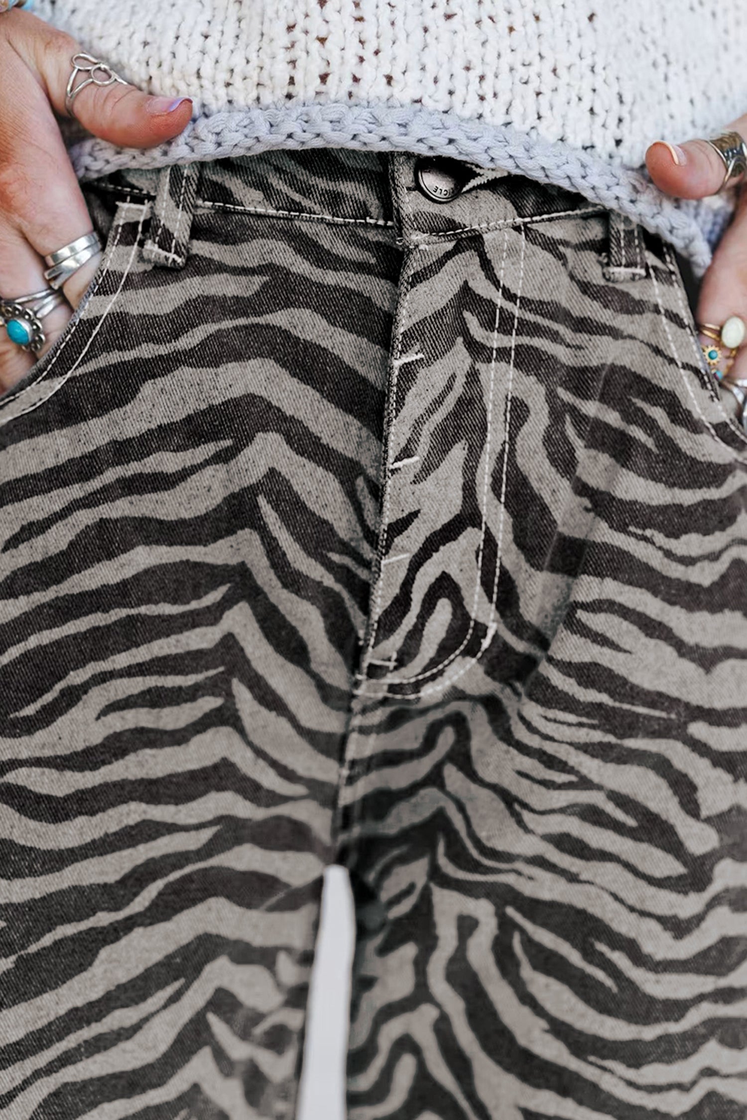 Zebra Stripe Printed Wide Leg Barrel Jeans – Gray