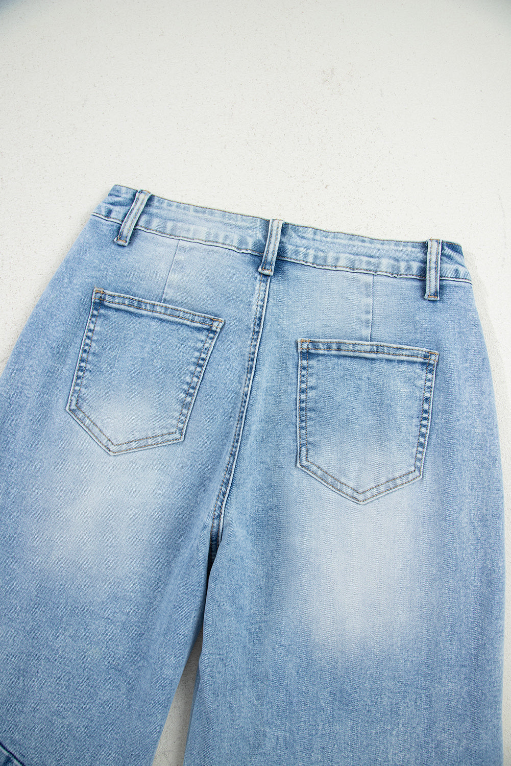 Flower Patched Light Wash Cropped High Waist Jeans - eAura