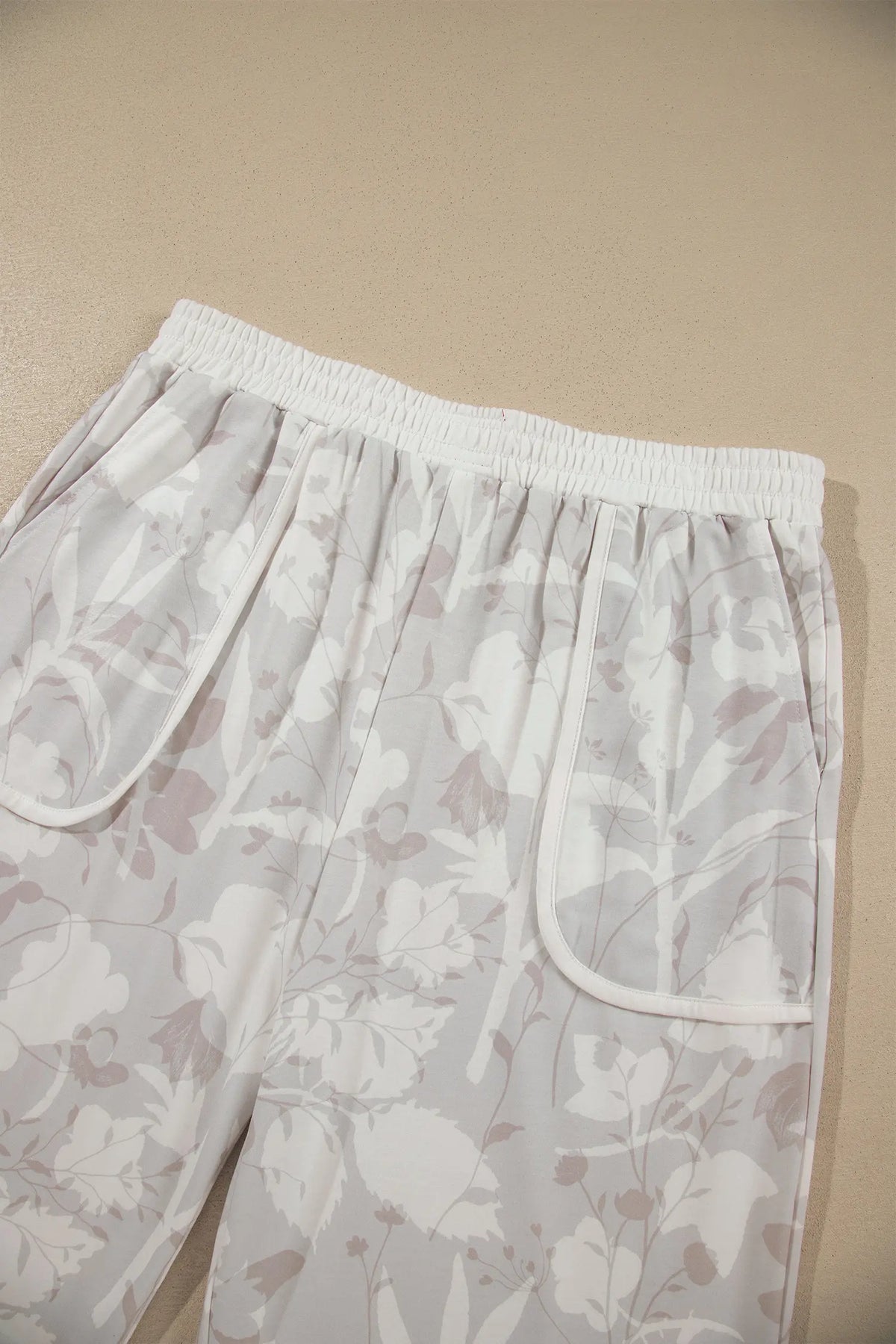 Floral Camo Print Contrast Trim Plus Size Loose Pants – Grey