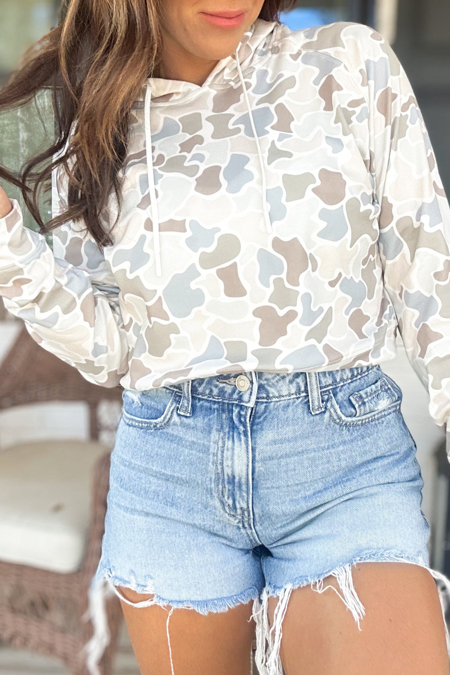 Camouflage Print Relaxed Drawstring Hoodie – Beige