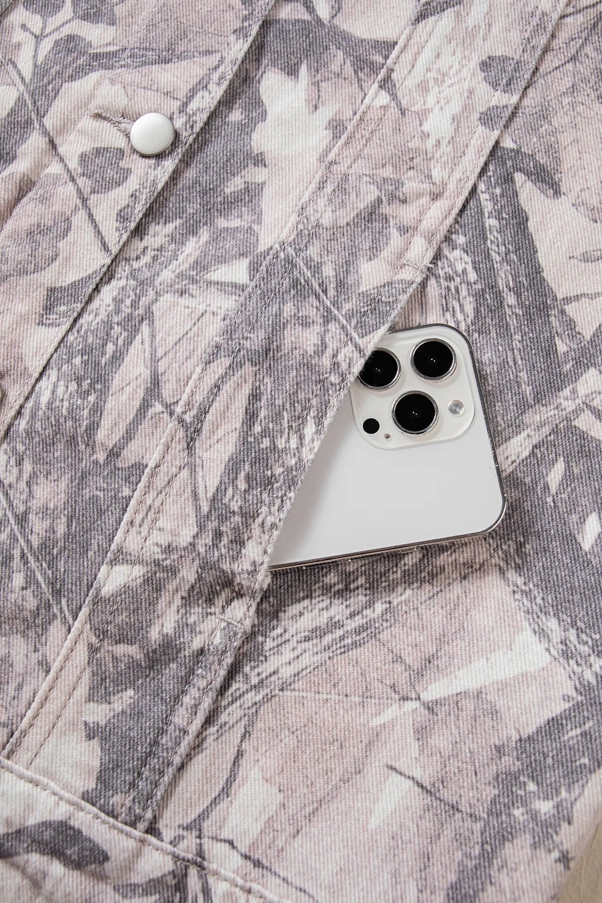 Abstract Camo Print Colourblock Collar Oversized Shift Silhouette Denim Jacket – Grey