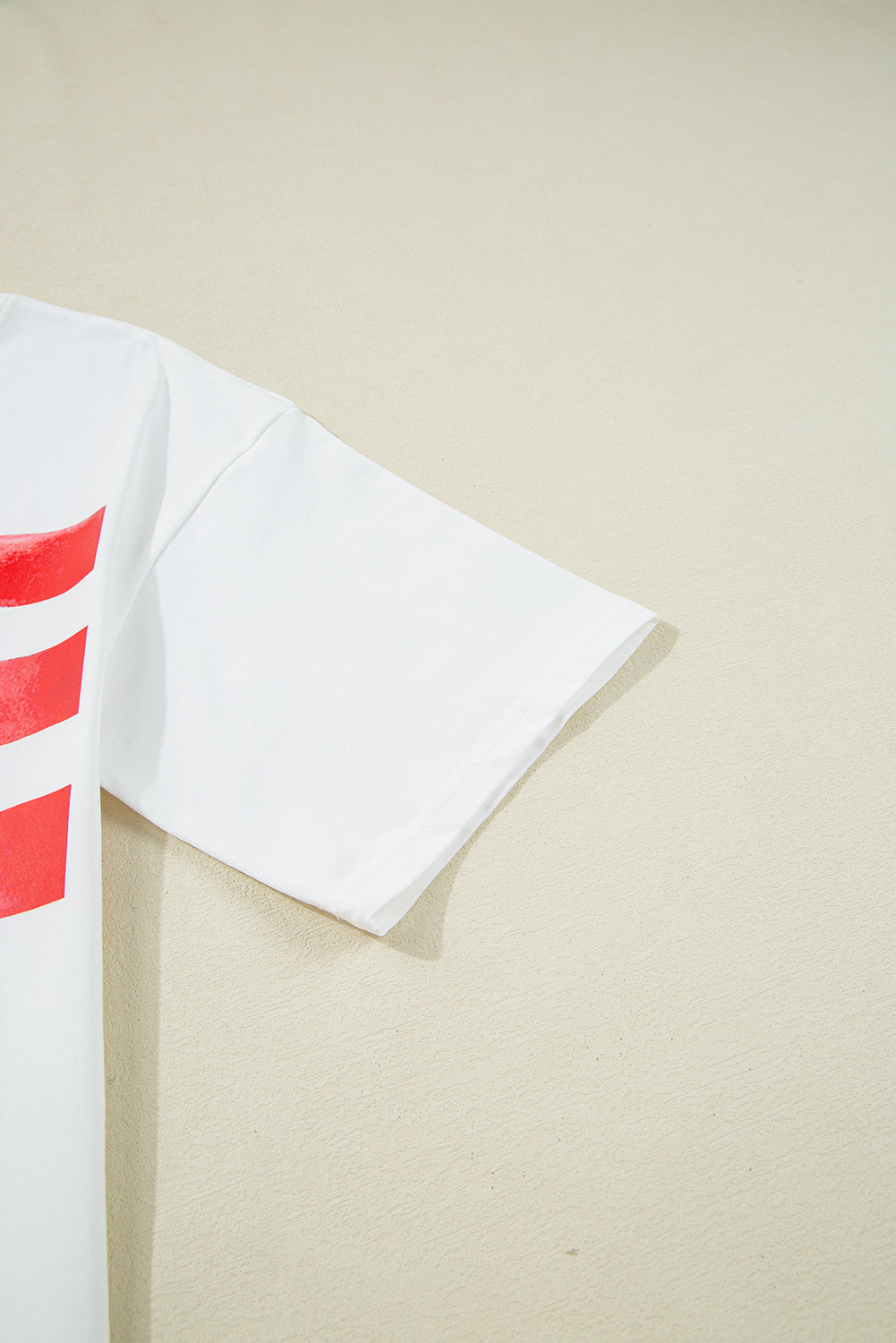 White Flag Bow Graphic Crewneck Tee eAura