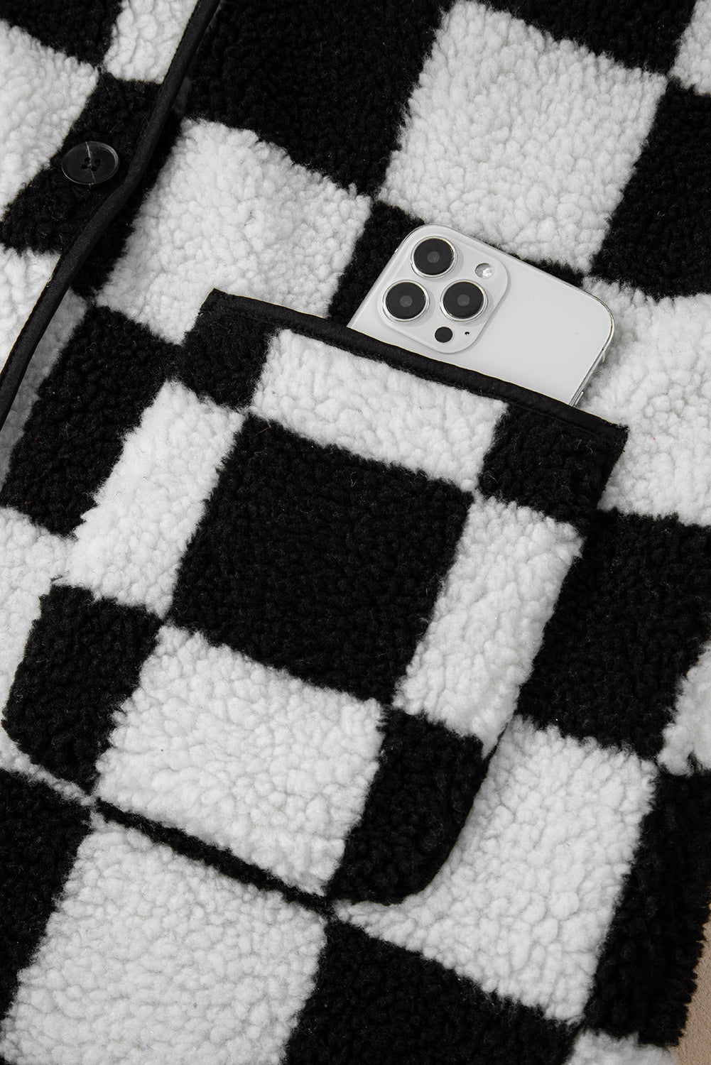 Black Checkered Side Pockets Collared Buttoned Fleece Jacket eAura