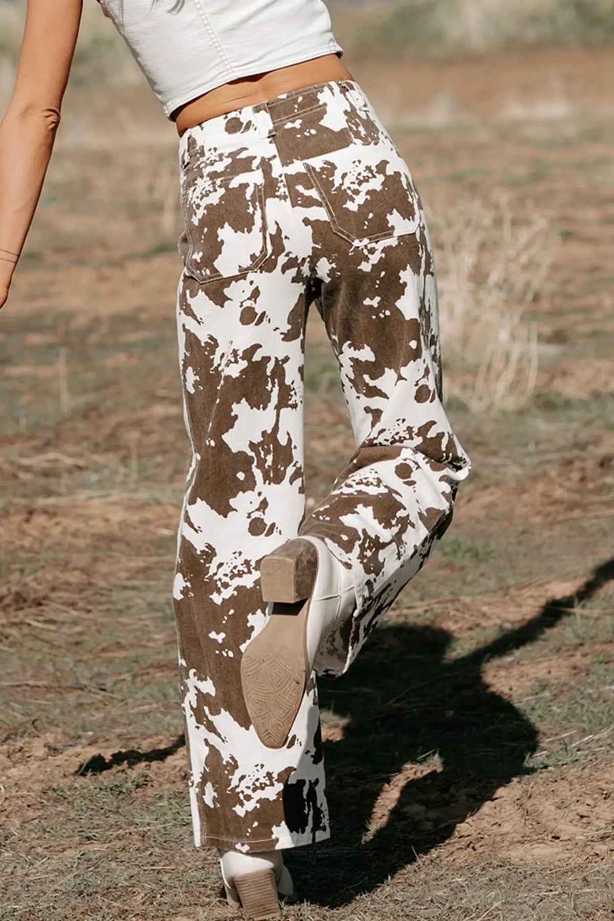 Abstract Pattern Regular Fit Full-Length Western Style Jeans – Brown