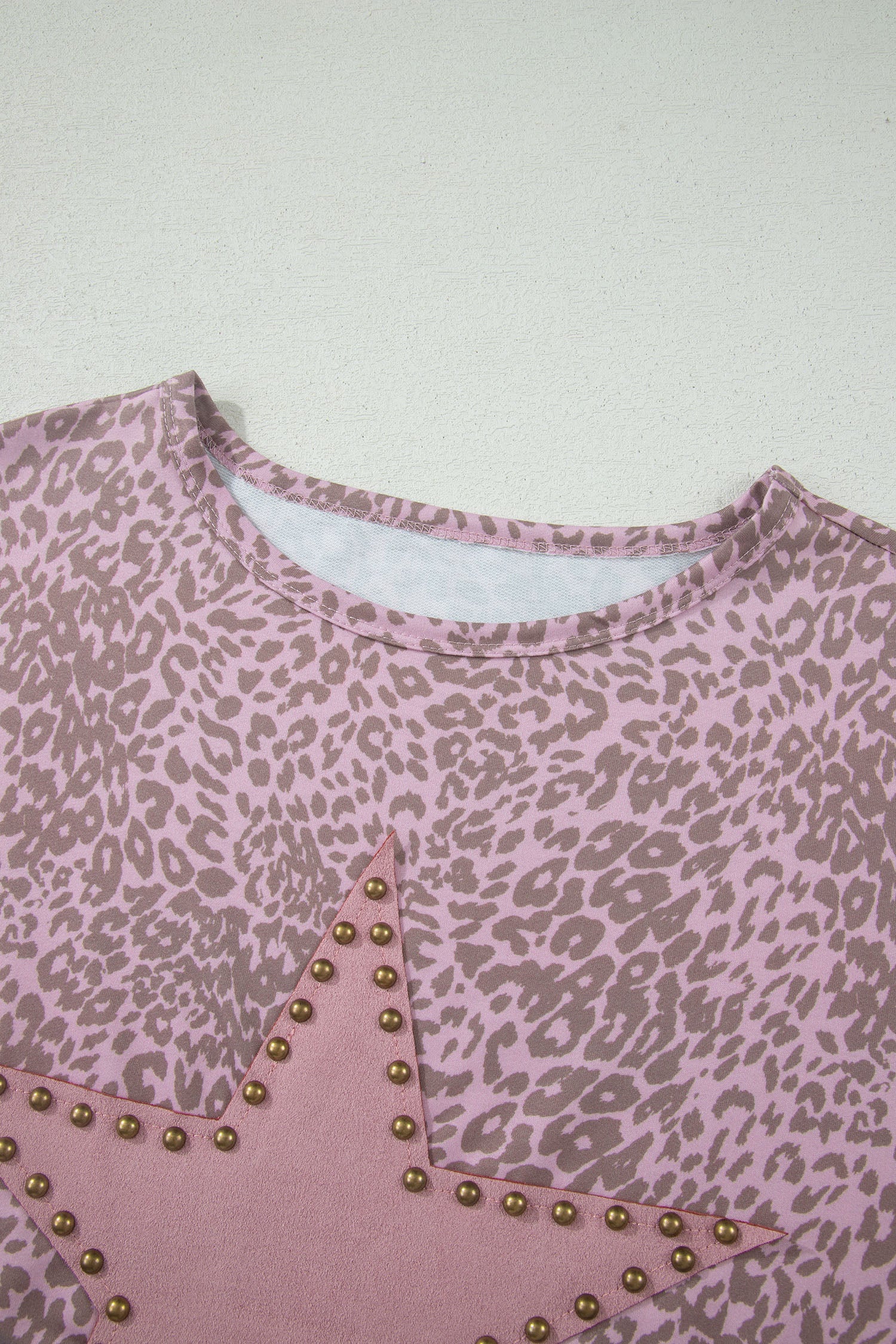 Leopard Print Studded Star Patch Loose Tee – Khaki & Pink