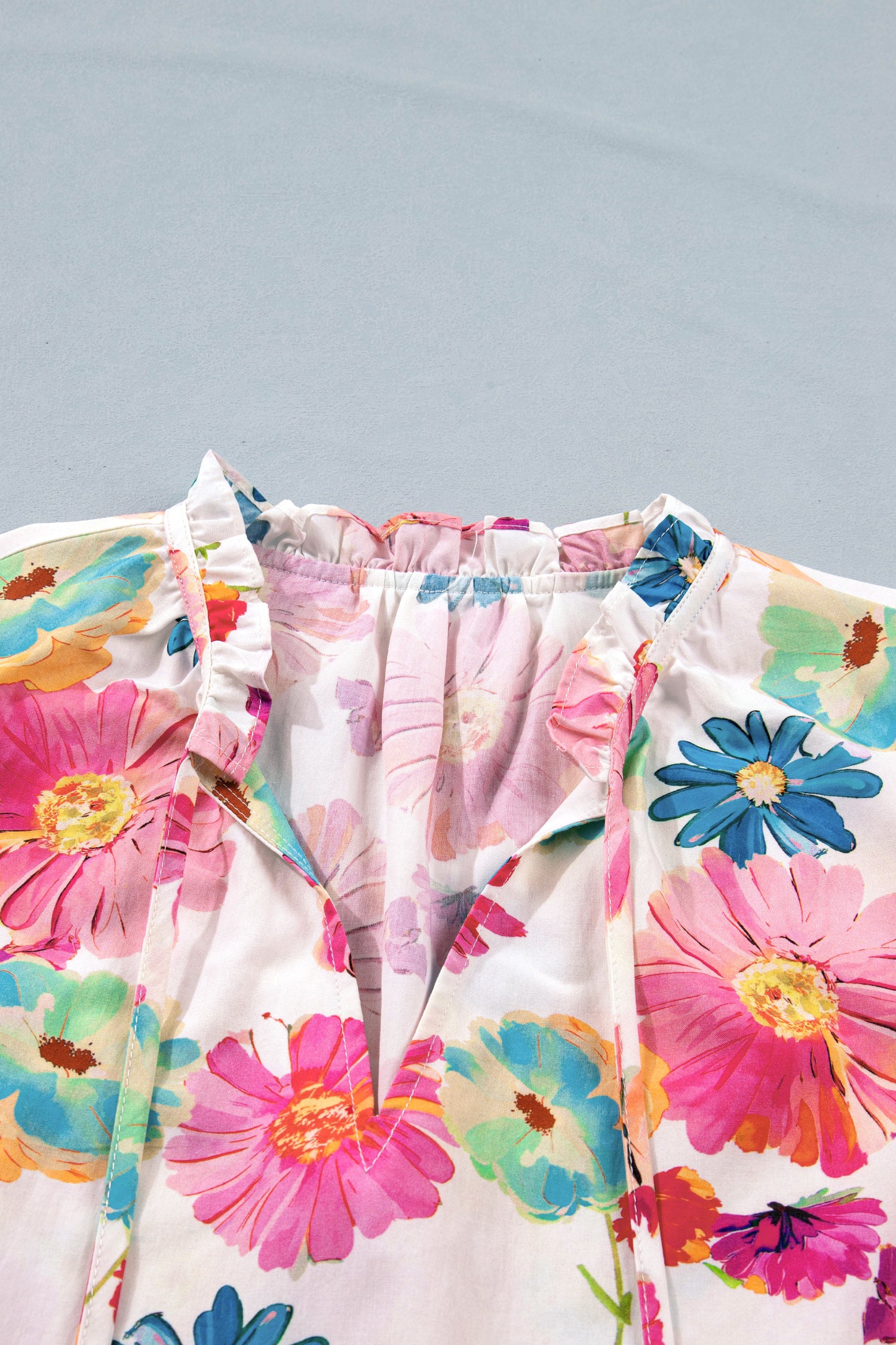 Vibrant Summer Floral Tie V-Neck Short Puff Sleeve Blouse