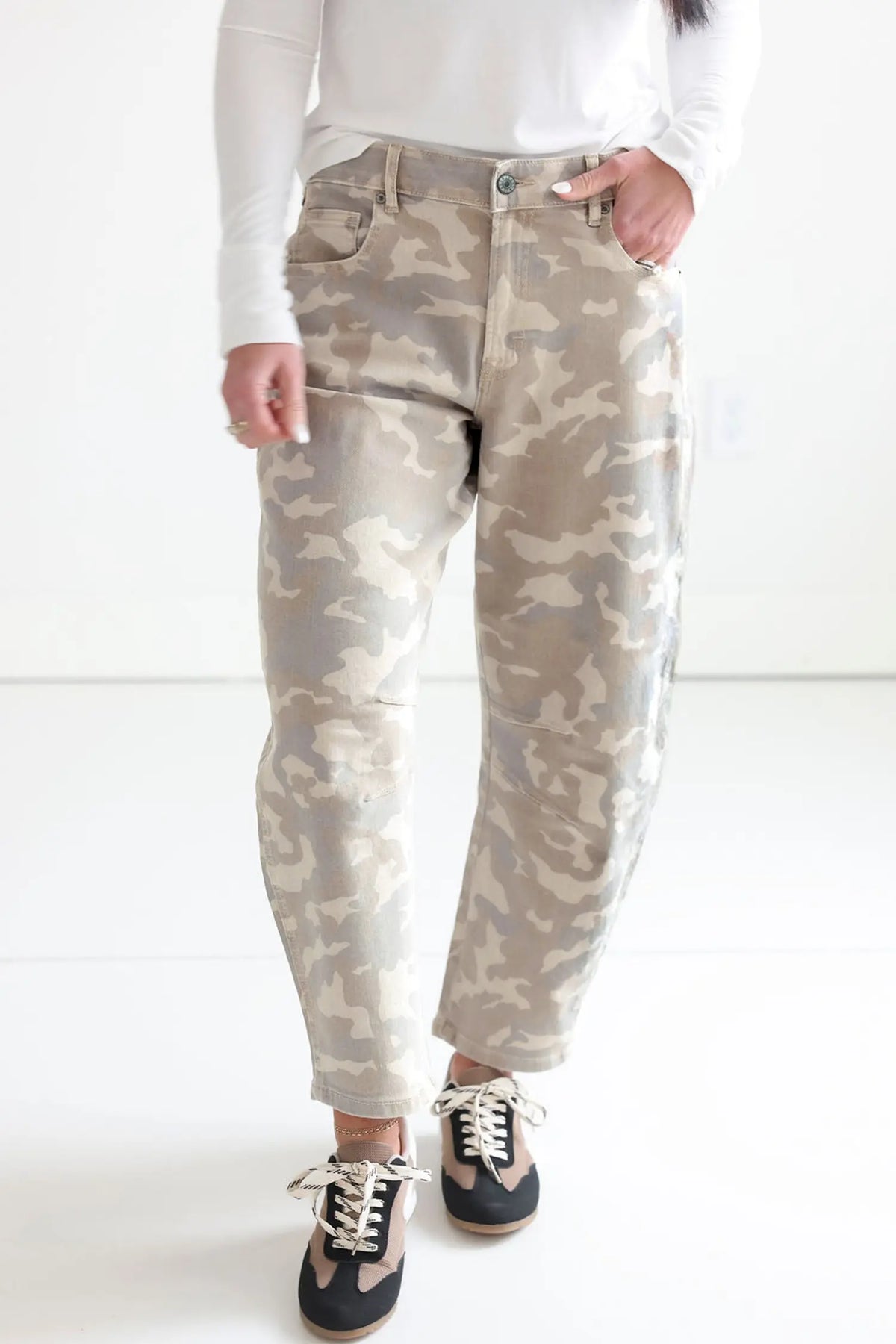 Jeans Ankle-Length Harem Fit with Camouflage Print and Rivet Pocket Detail