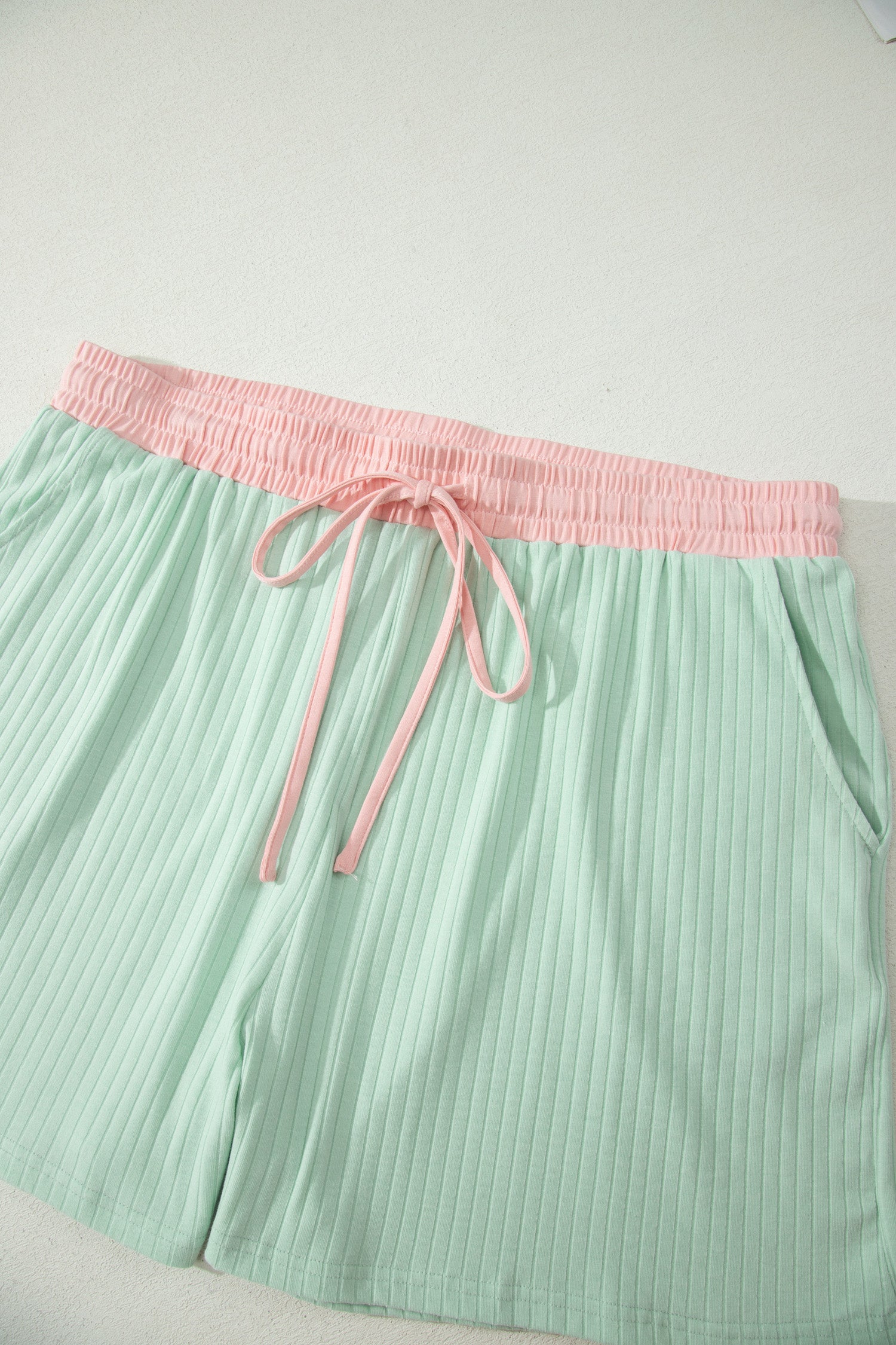 Cream Plus Size Ribbed Color Block Trim Drawstring Shorts 2pcs Set – Yellow