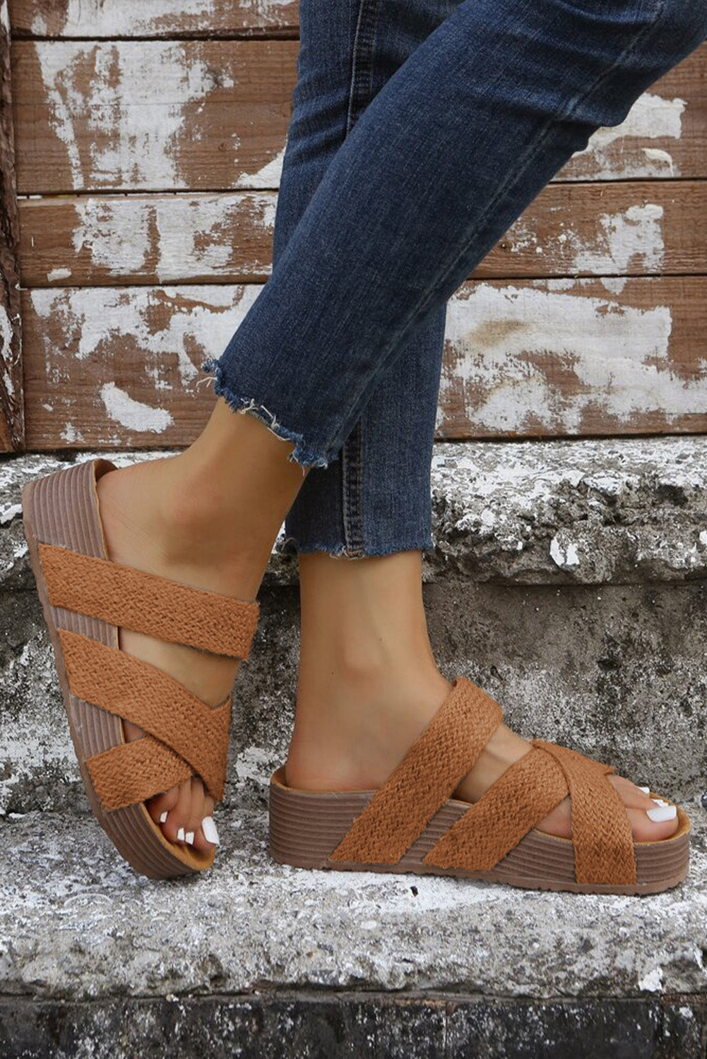 Woven Crisscross Platform Slip-On Sandals – Black / Brown