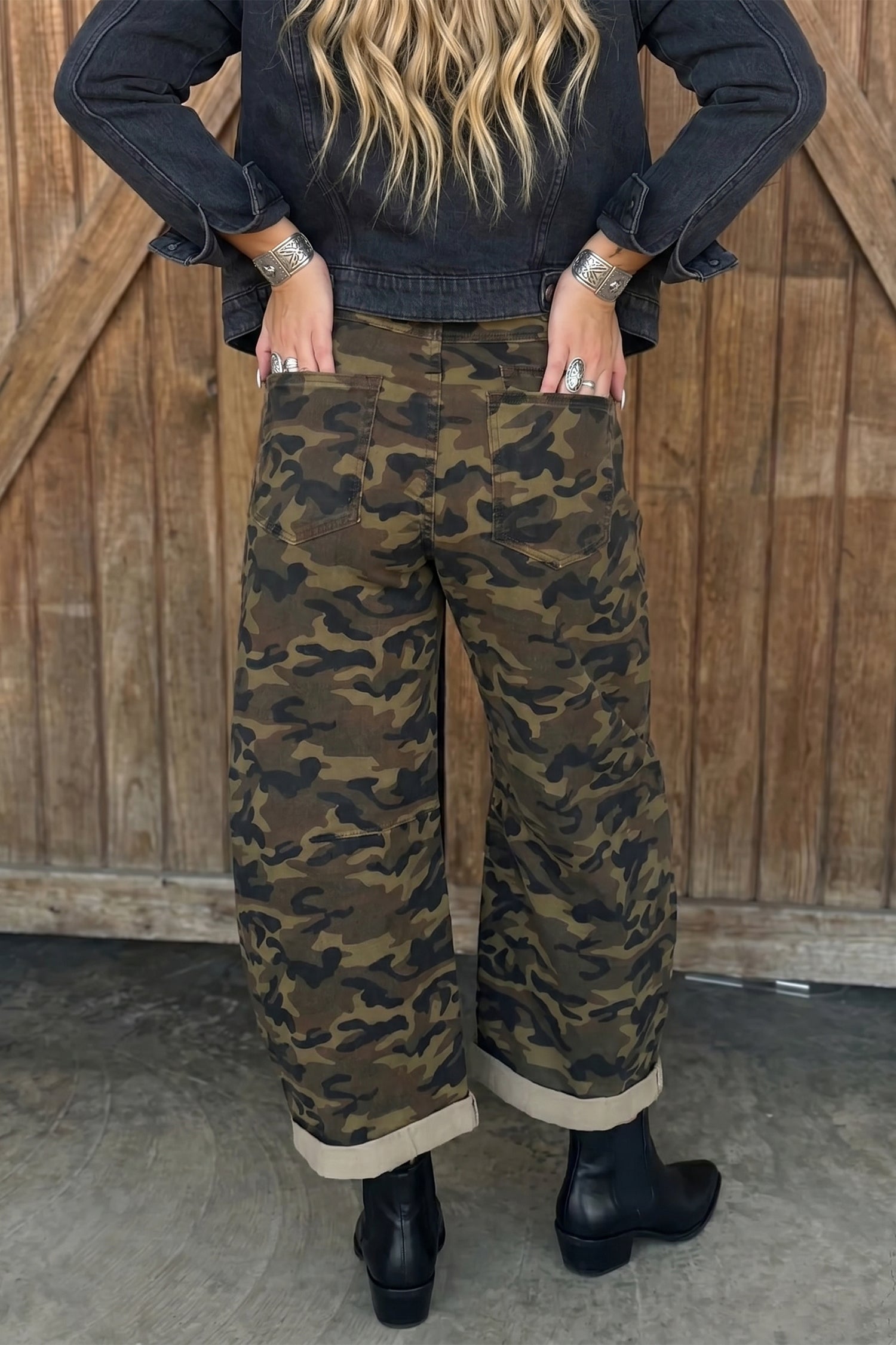 Camouflage Print Retro Grommet Tie Waist Loose Jeans – Multicolour