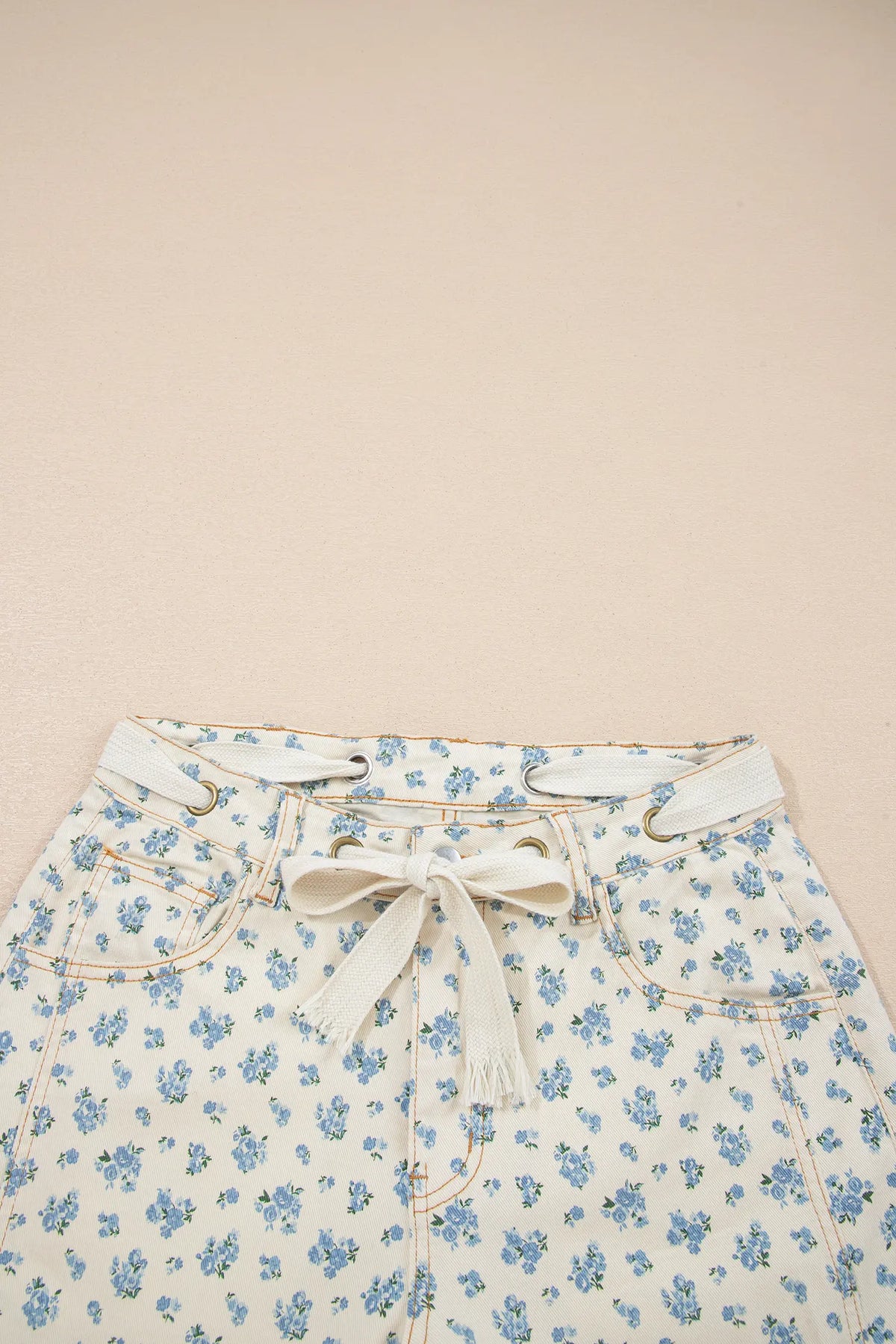 Grommet Knot Waist Floral Barrel Leg Jeans – Beige