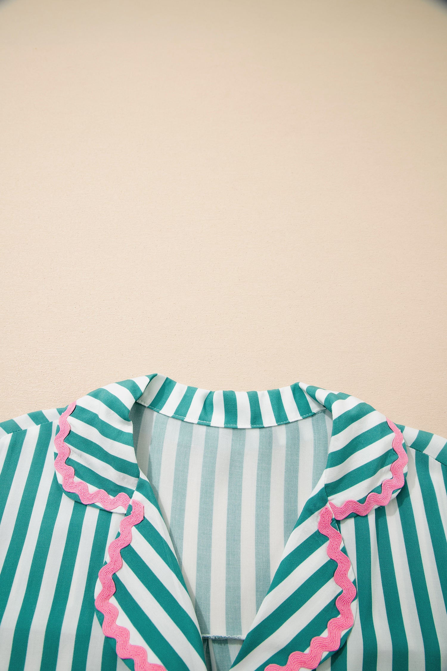 Contrast Ricrac Trim Long Sleeve Shirt Drawstring Ruffled Pajama Short Set – Green Stripe