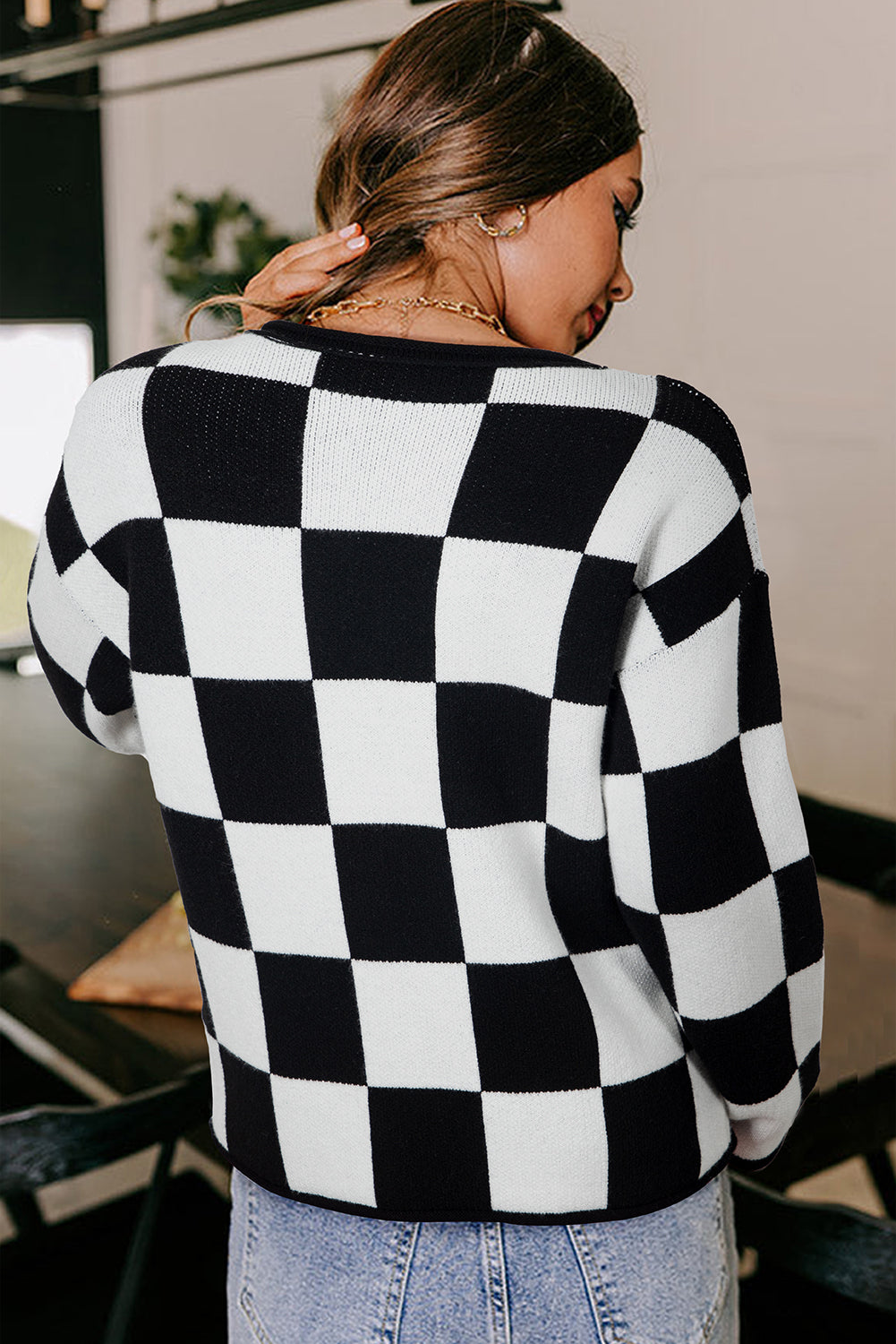 Checked Notched Neckline Drop Shoulder Knit Sweater eAura
