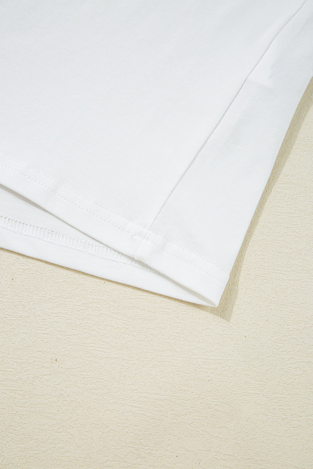 White Flag Bow Graphic Crewneck Tee eAura