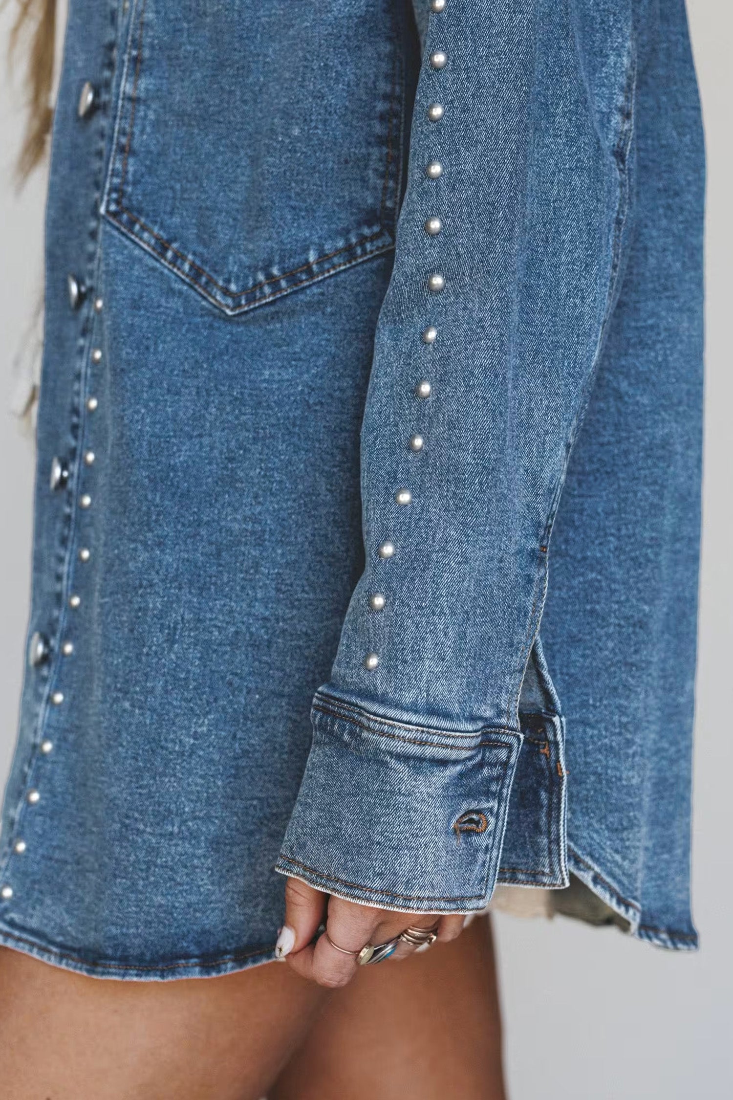 Rivet Embellished Western Style Regular Fit Long Sleeve Denim Jacket – Sail Blue