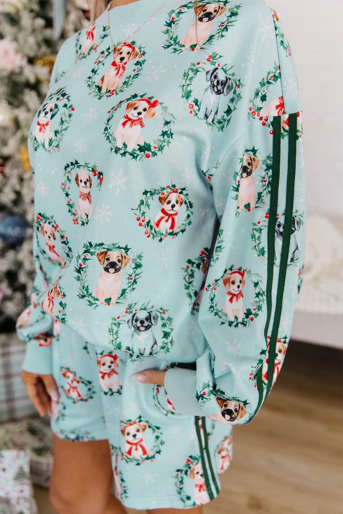 Sweatshirt and Shorts Set Holiday Puppies Wreath Print Pocket
