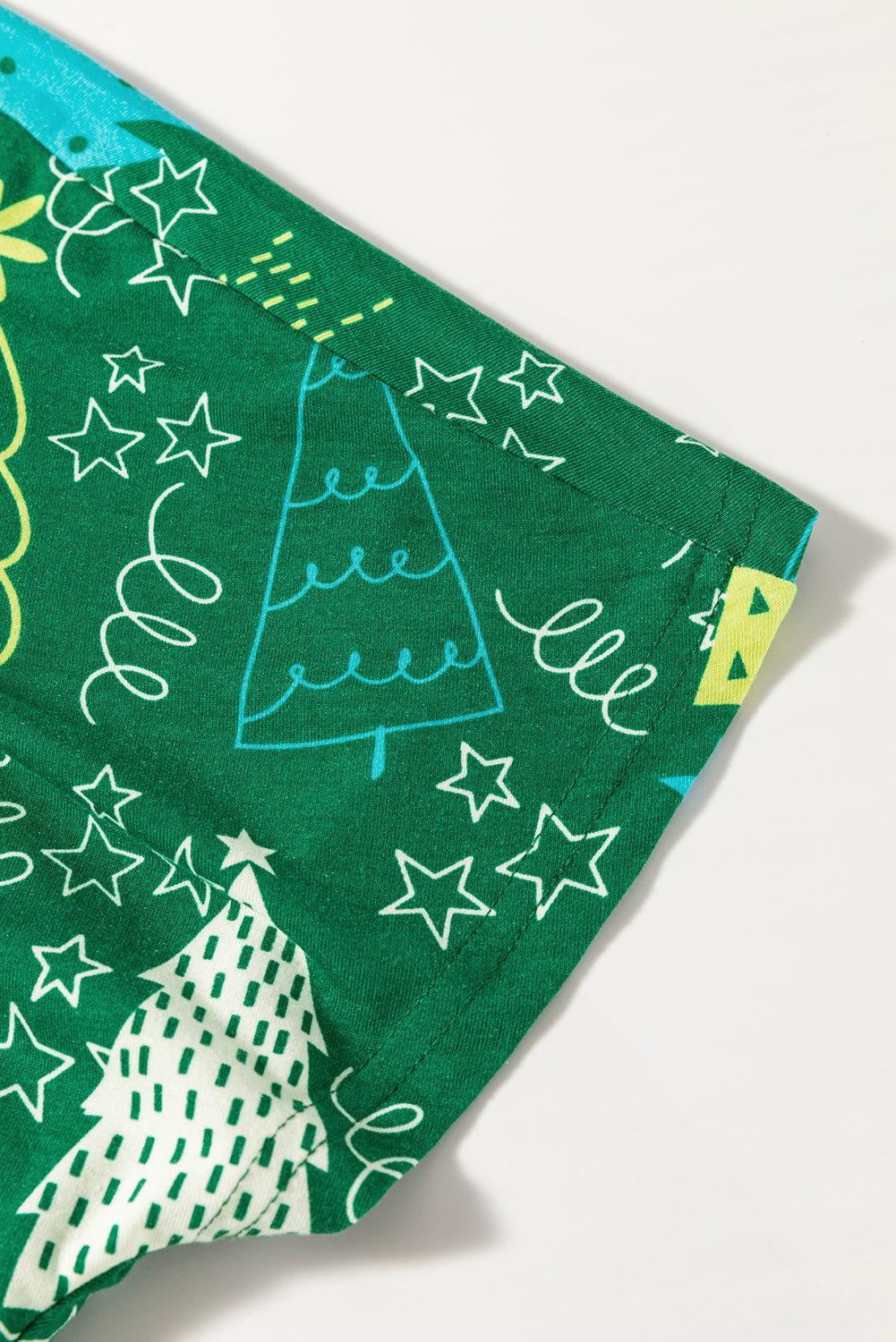 Christmas Tree Print Tee and Pants Pyjama Set - eAura