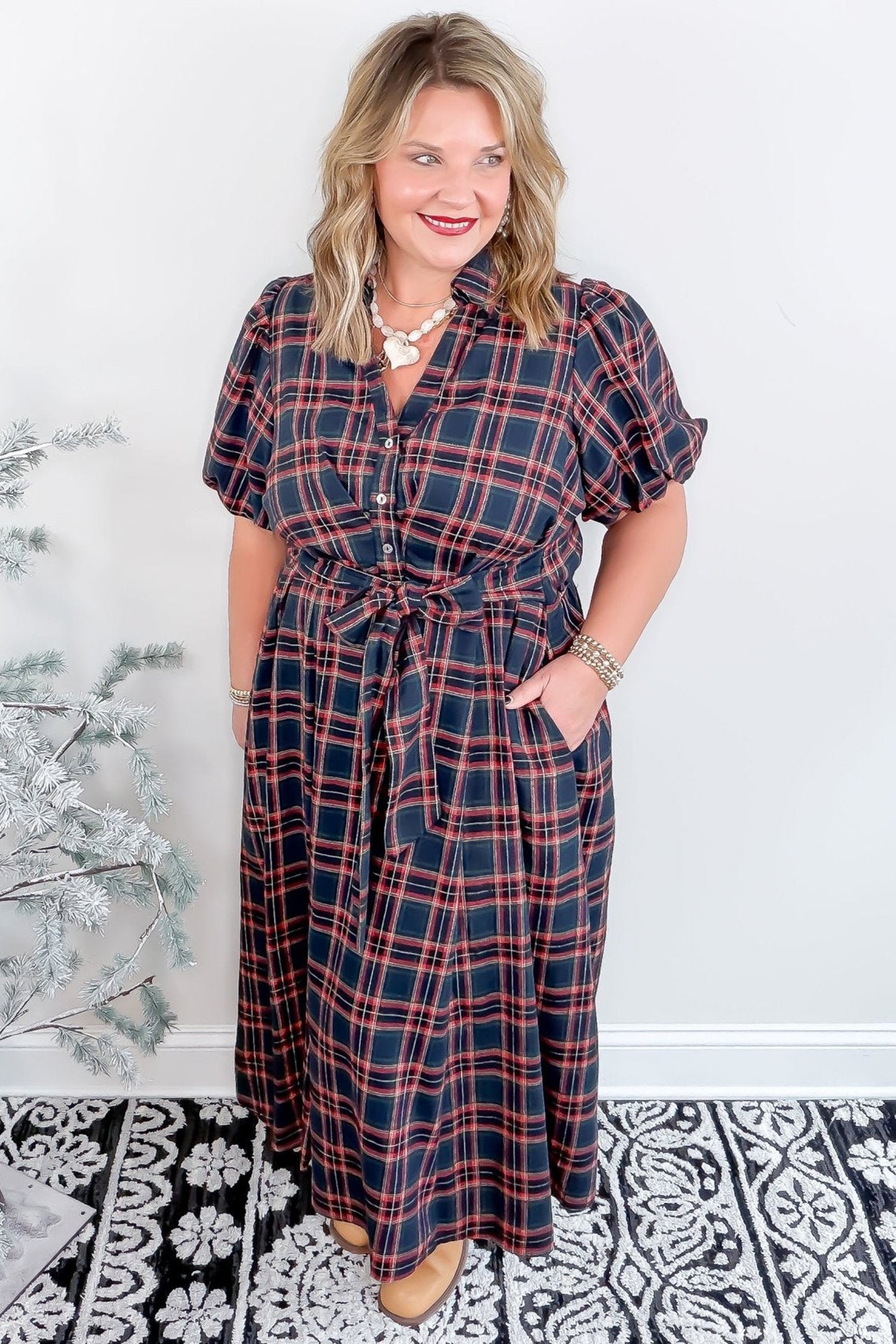 Plaid V Neck Belted Waist Short Sleeve Plus Size Dress – Black