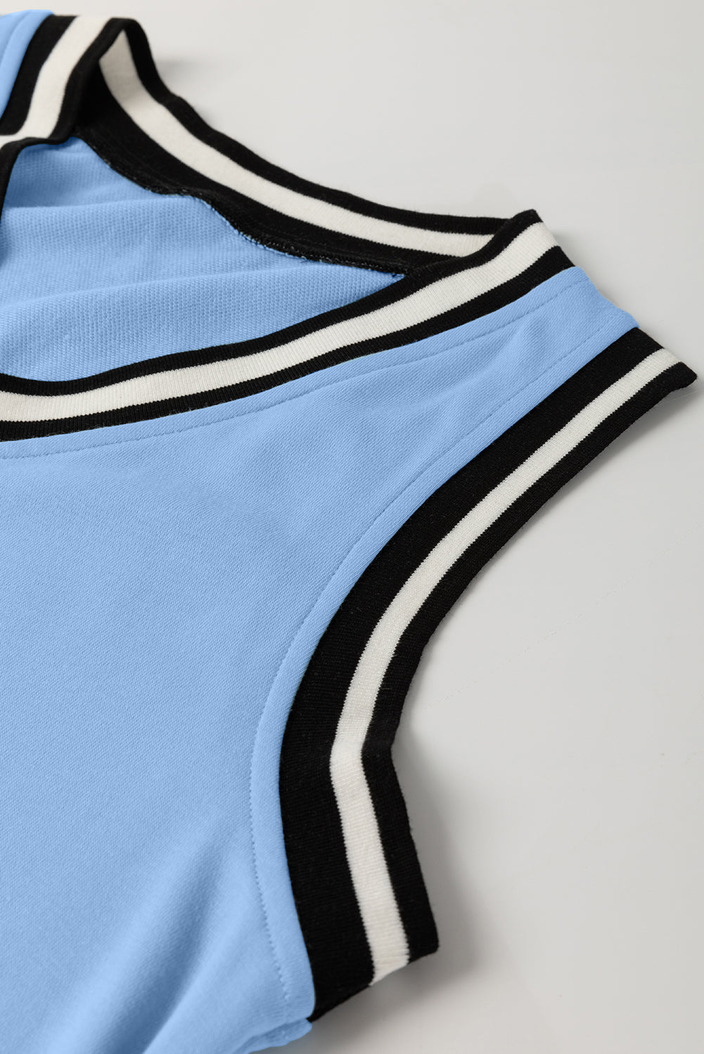 Contrast Trim V-Neck Shift Sleeveless Mini Dress eAura