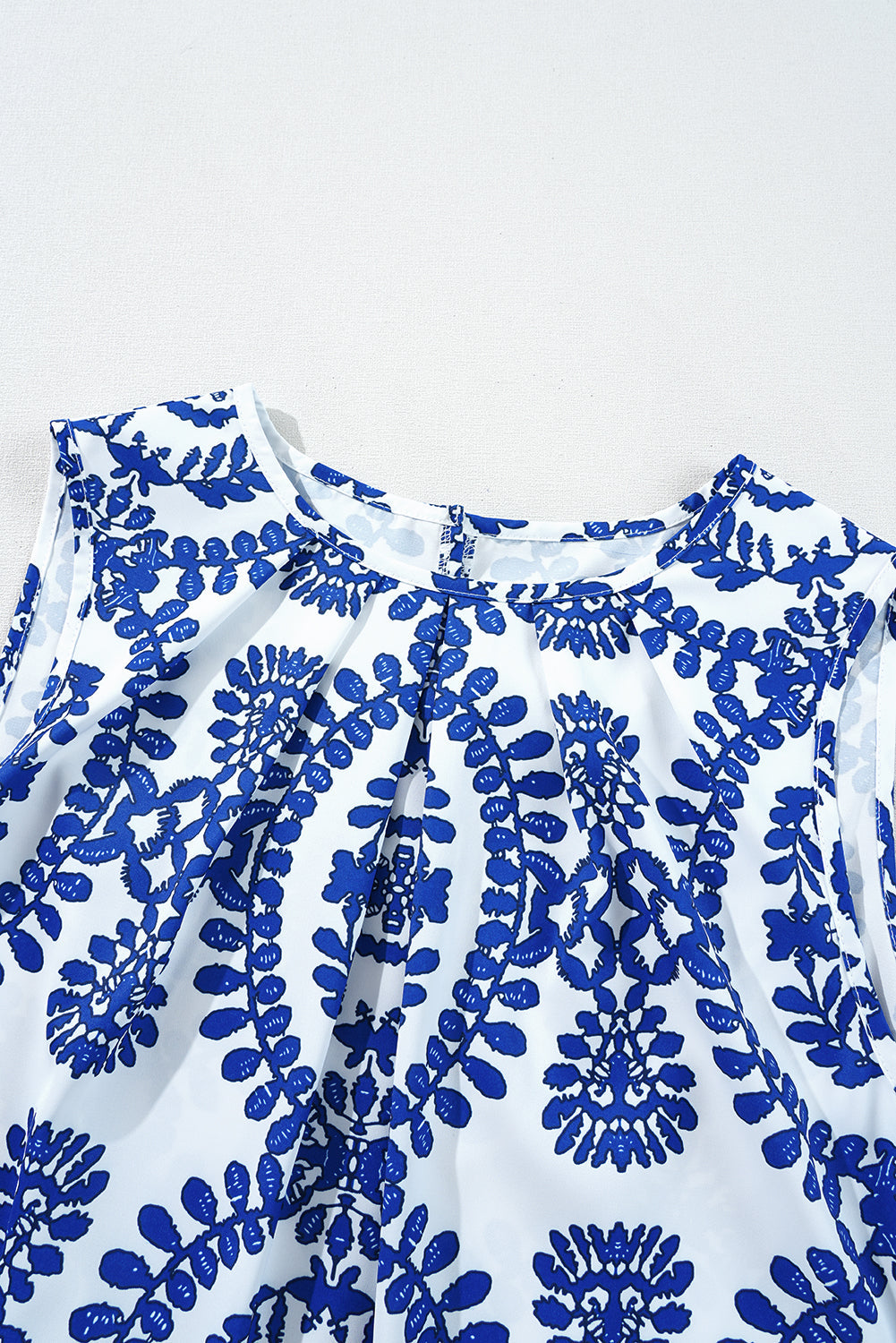 Blue Vintage Print Pintuck Crew Neck Tank Top eAura