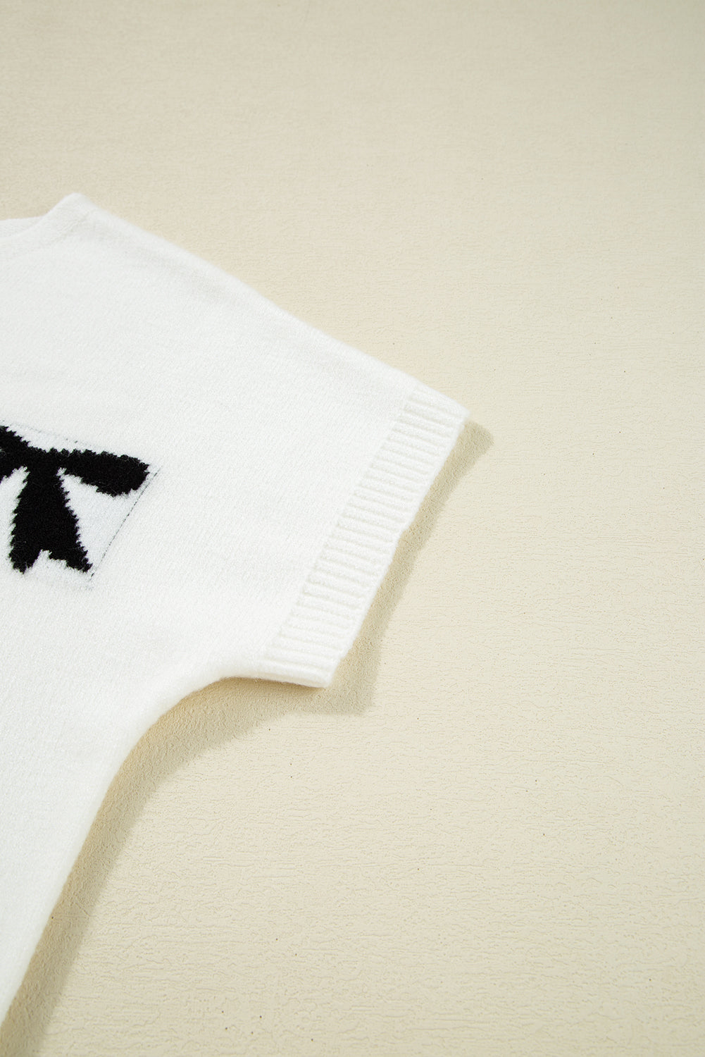 Bow Pattern Knit Short Sleeve White Sweater eAura