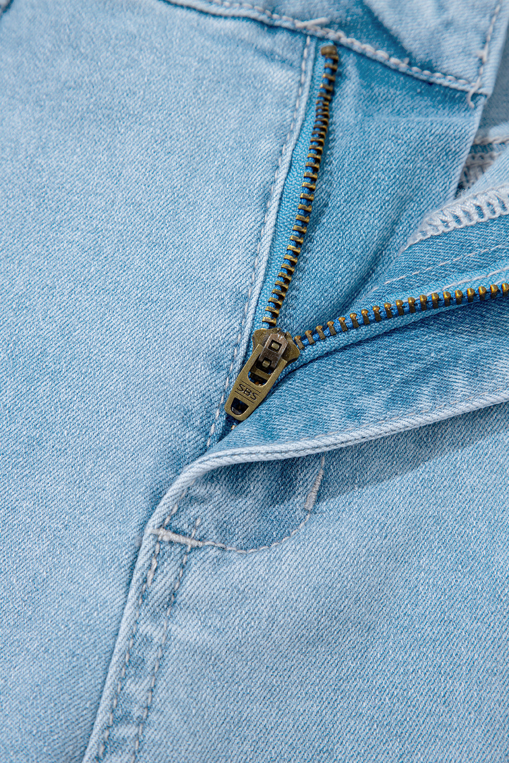 High Rise Barrel Relaxed Patch Pocket Jeans - eAura