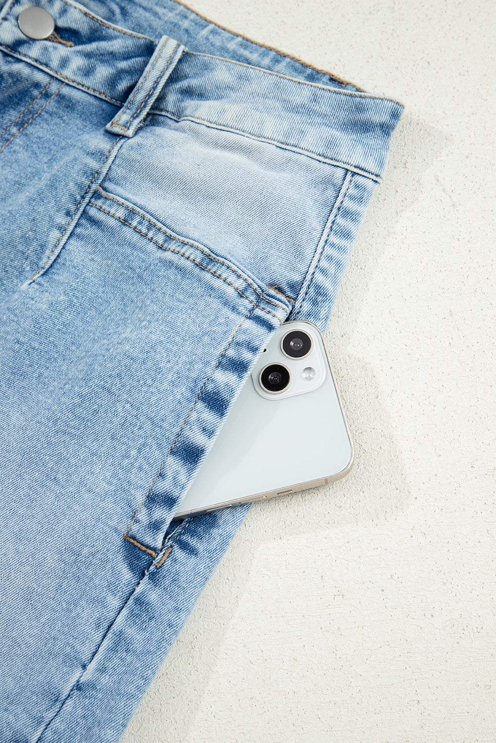 Flower Patched Light Wash Cropped High Waist Jeans - eAura