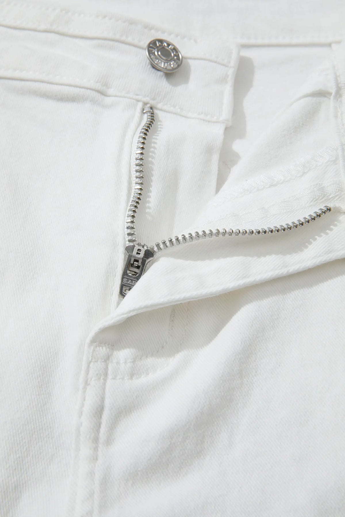 Solid Colour Loose Casual Jeans – White