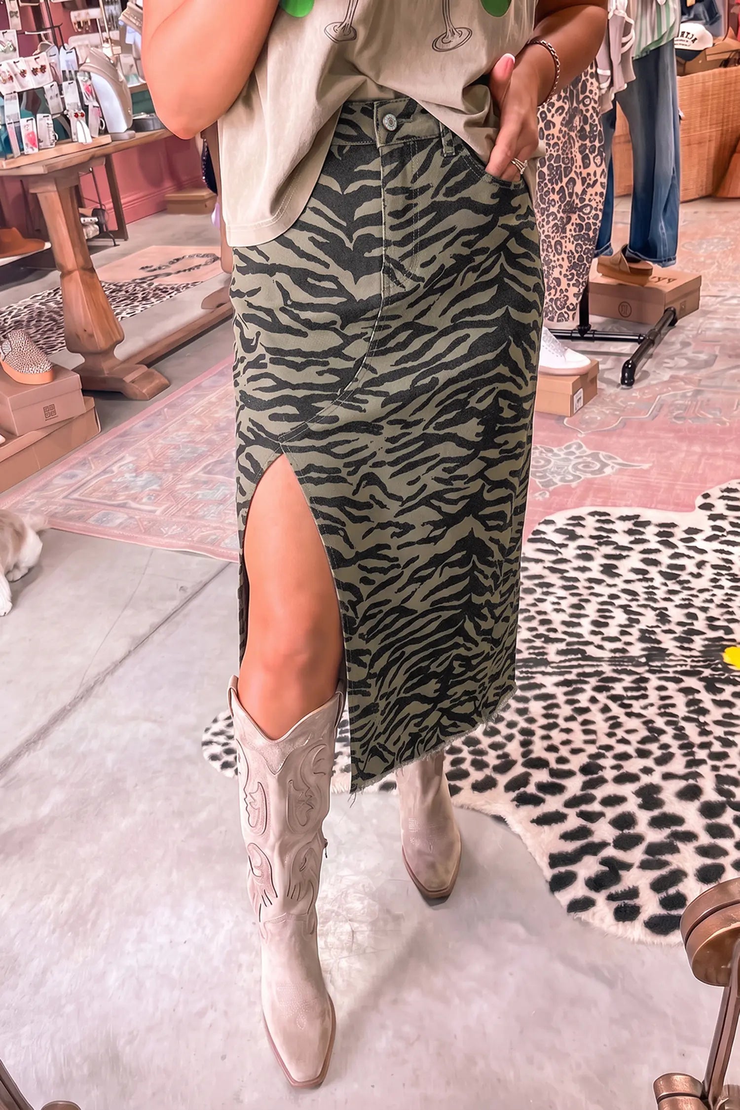 Leopard Print Side Split Frayed Hem Denim Midi Skirt – Brown