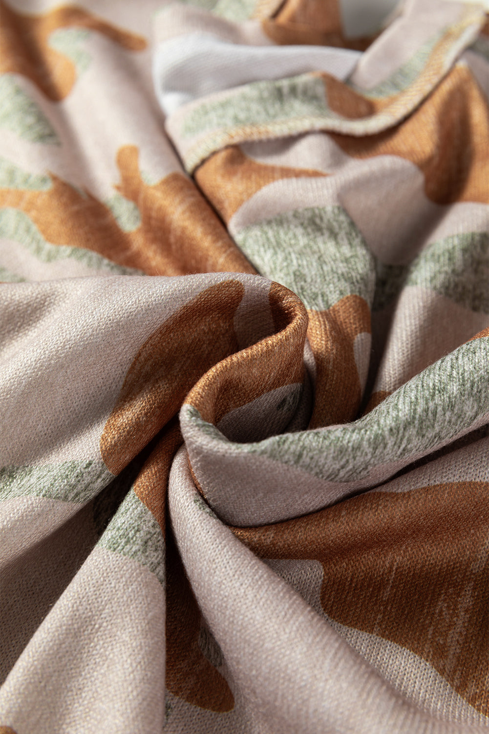 Retro Camouflage Print Exposed Seam Patchwork Drop Shoulder Sweatshirt - eAura