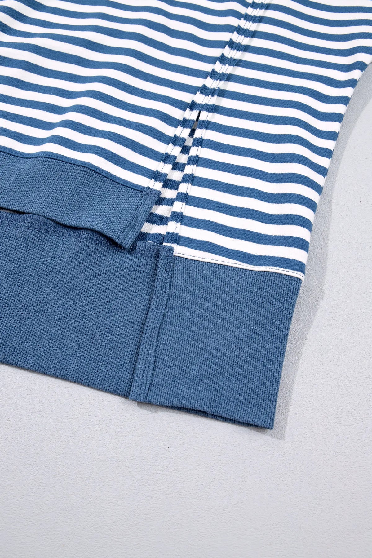 Colour Block Trim Raw Seam Split Hem Loose Pullover Sweatshirt – Blue Stripe