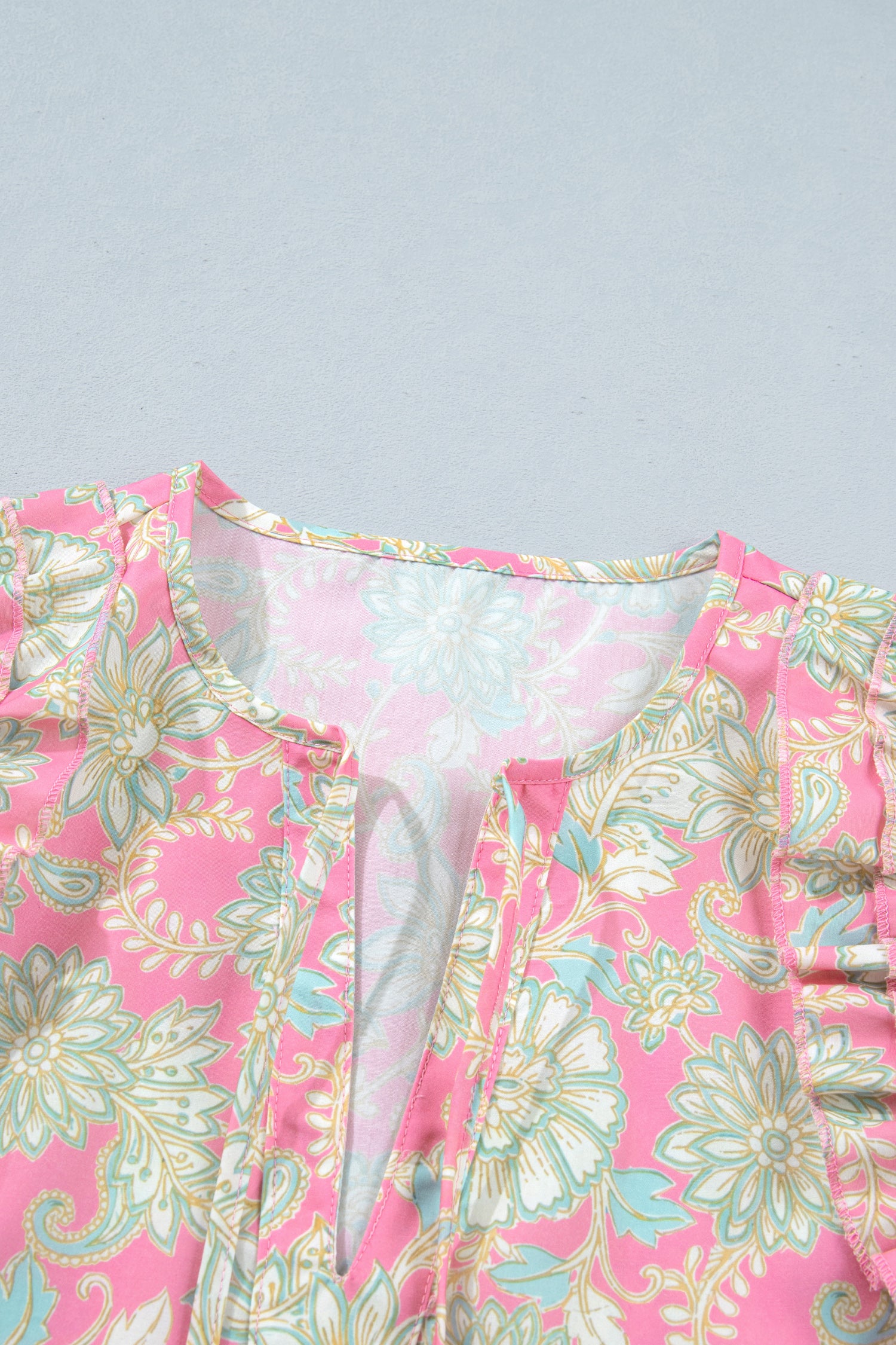 Tie V Neck Floral Short Puff Sleeve Blouse – Pink