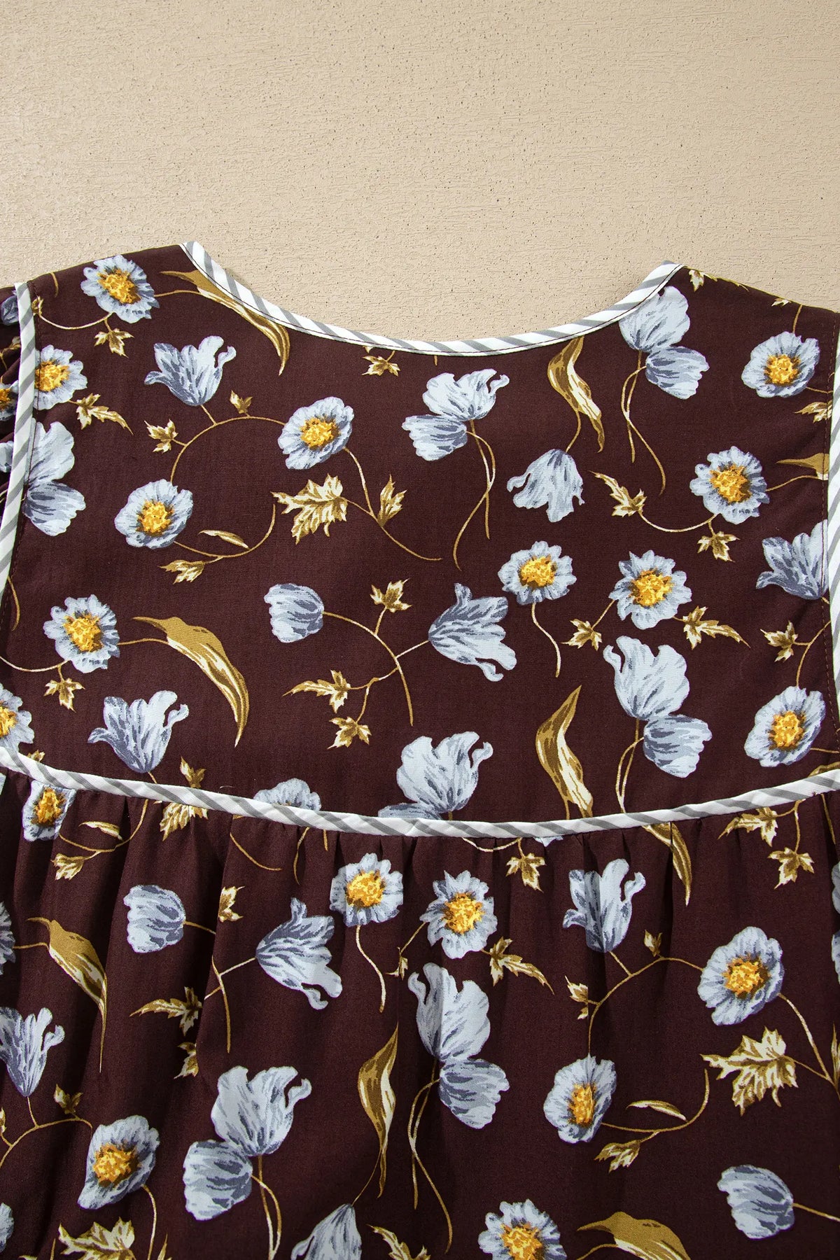 Floral Print Shirred V Neck Shift Dress – Brown