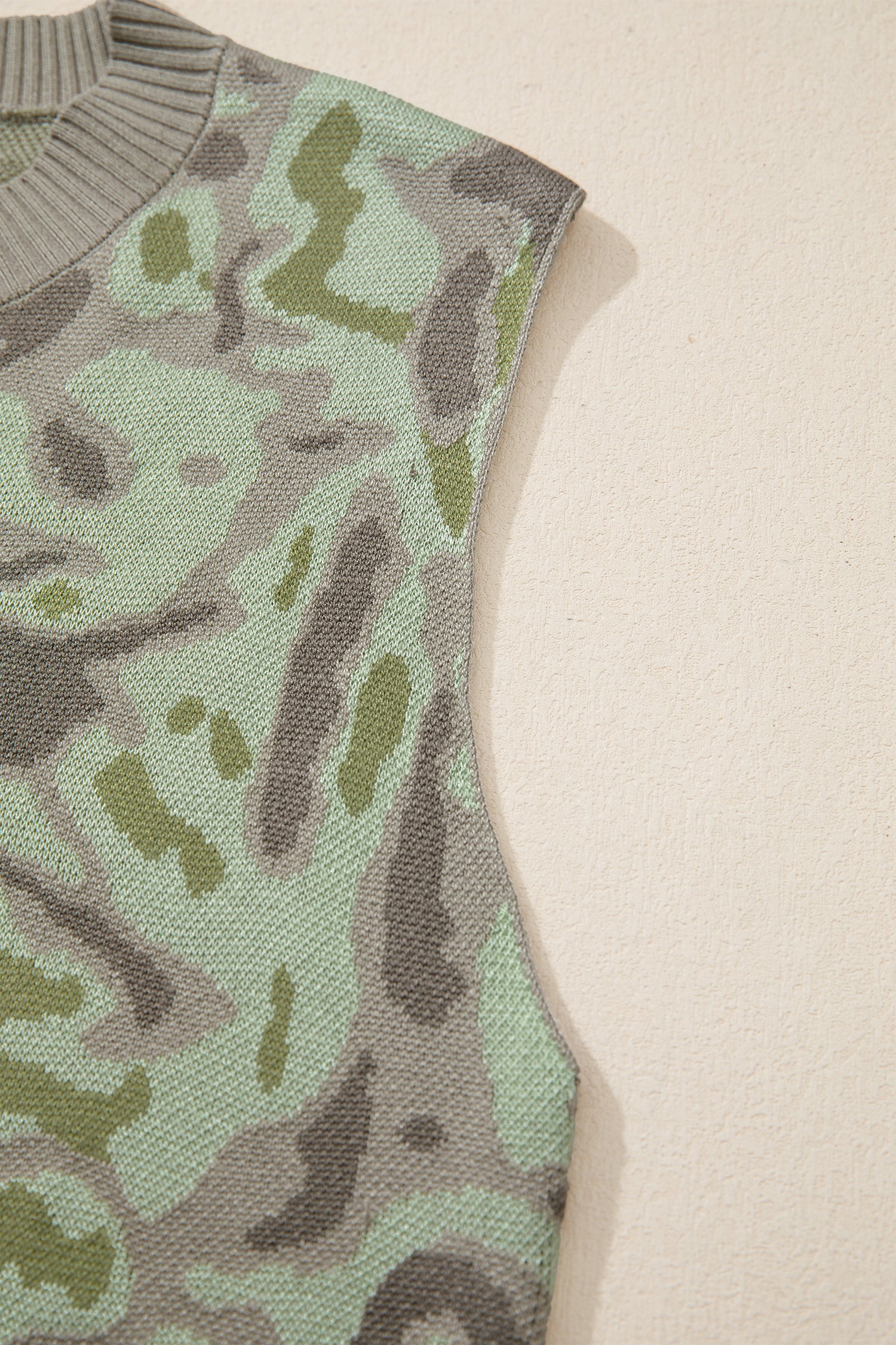Camo Print Button Front Loose Sweater Vest – Green