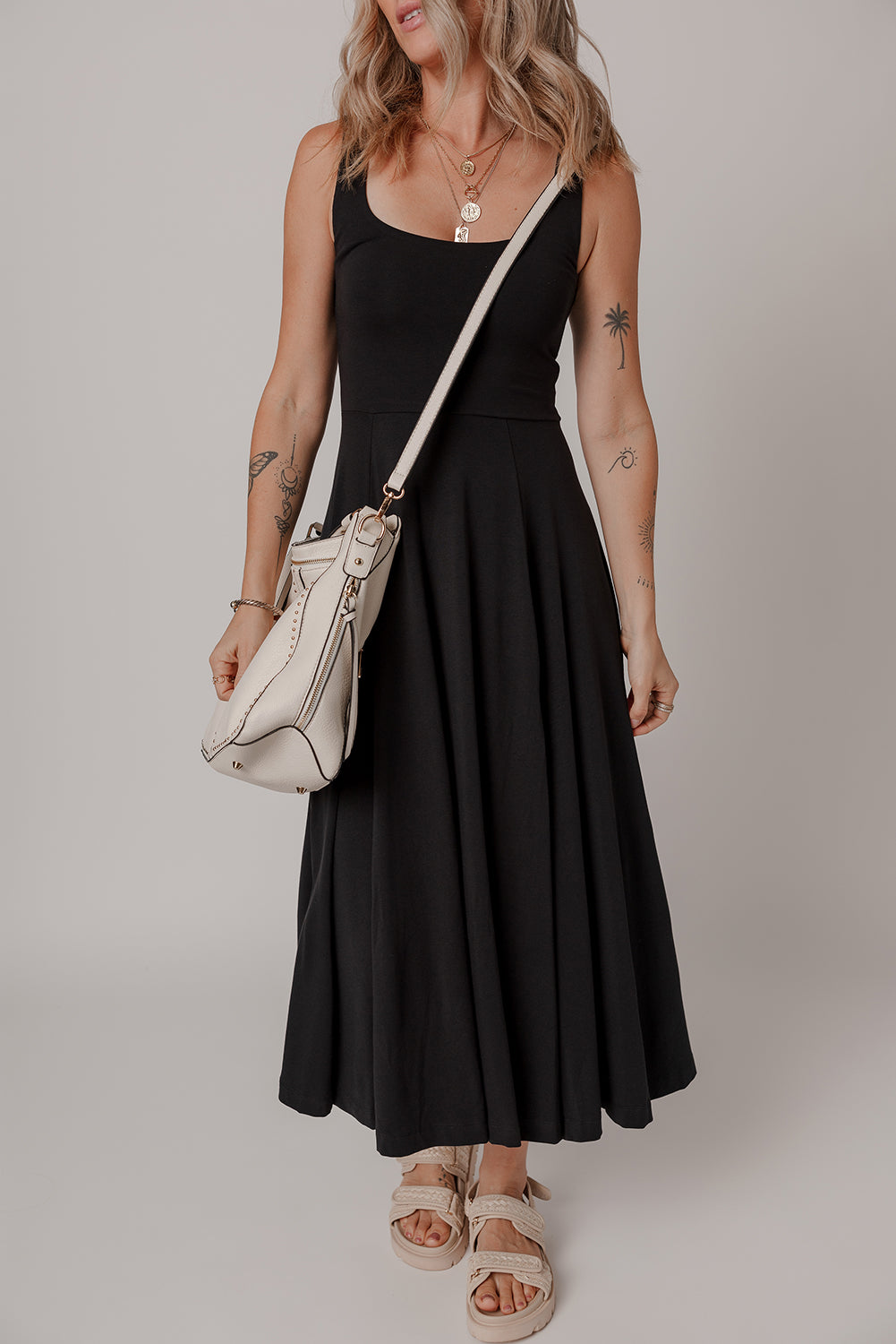 Black Sleeveless Scoop Neck Flared Split Midi Dress eAura