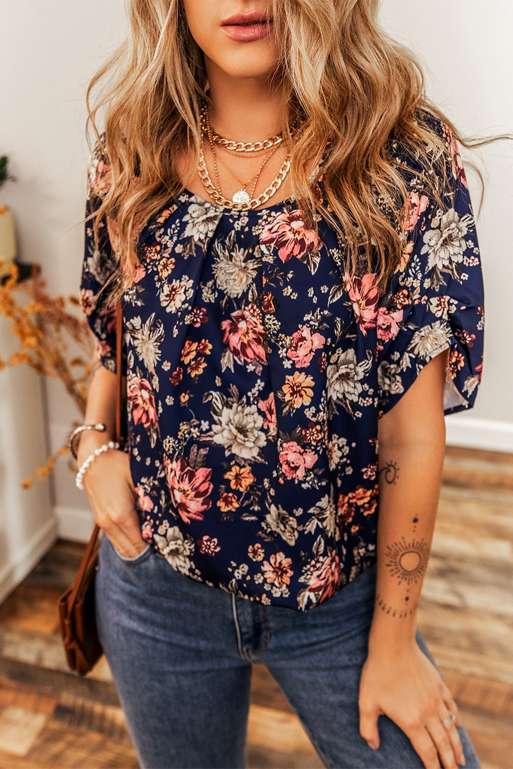 Blue Floral Short Sleeve Scoop Neck Casual Blouse eAura