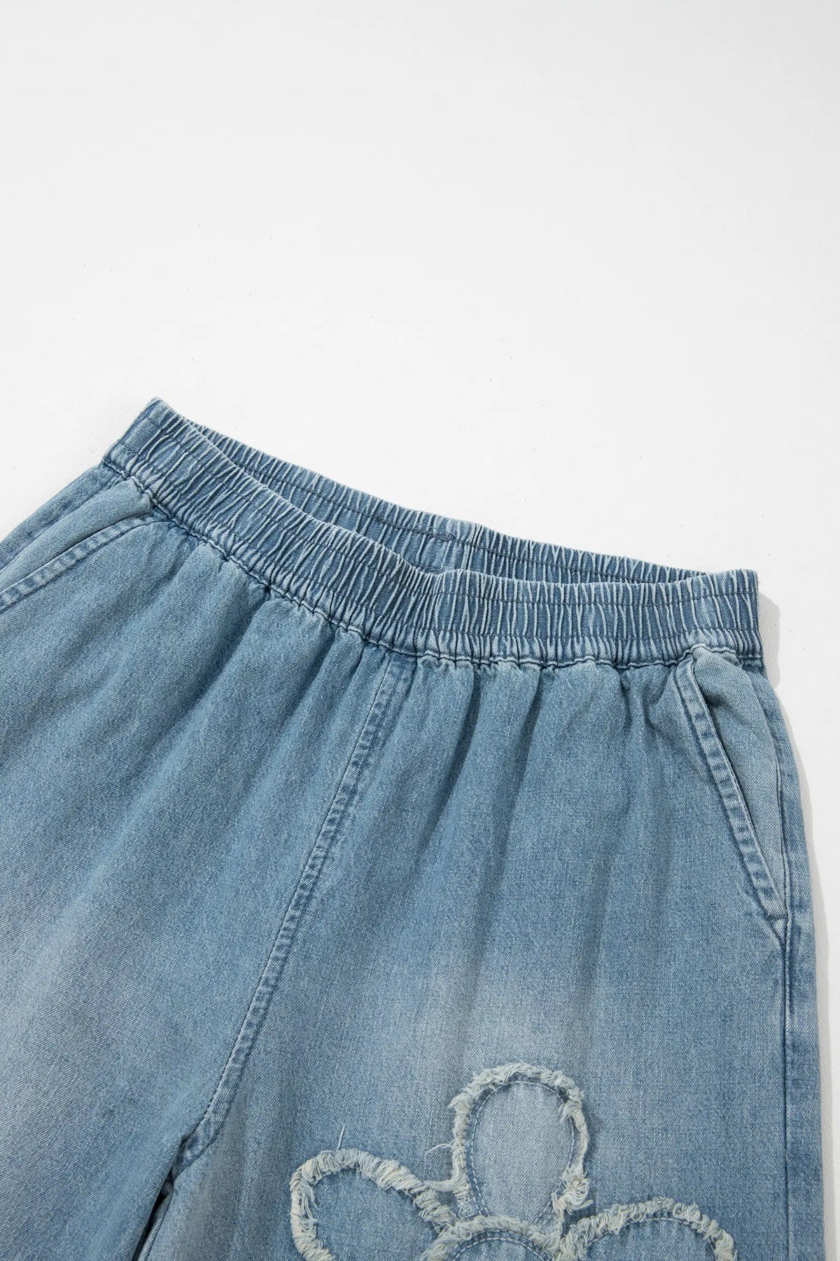 Beau Frayed Floral Patch Wide Leg Raw Hem Wide Leg Jeans – Blue