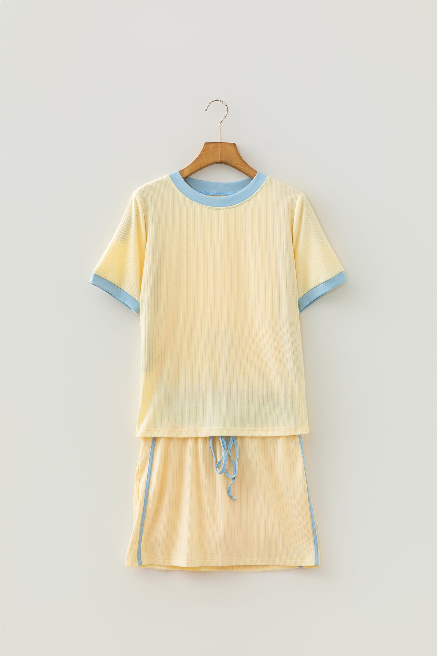 Ribbed Knit Color Block Trim Tee and Drawstring Skirt Set – Yellow