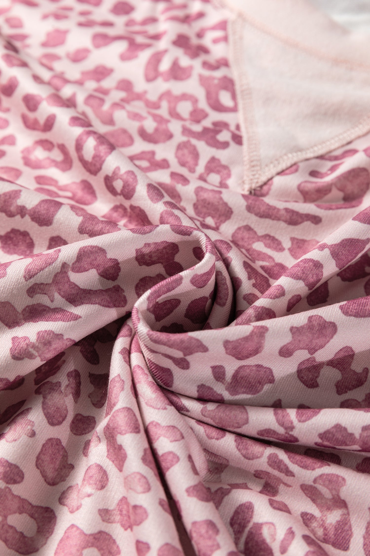 Leopard Print Crew Neck Sweatshirt - eAura