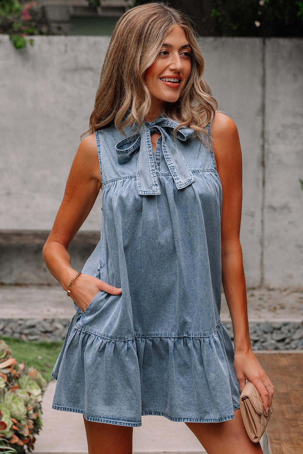 Bowknot Neck Sleeveless Ruffled Chambray Dress eAura