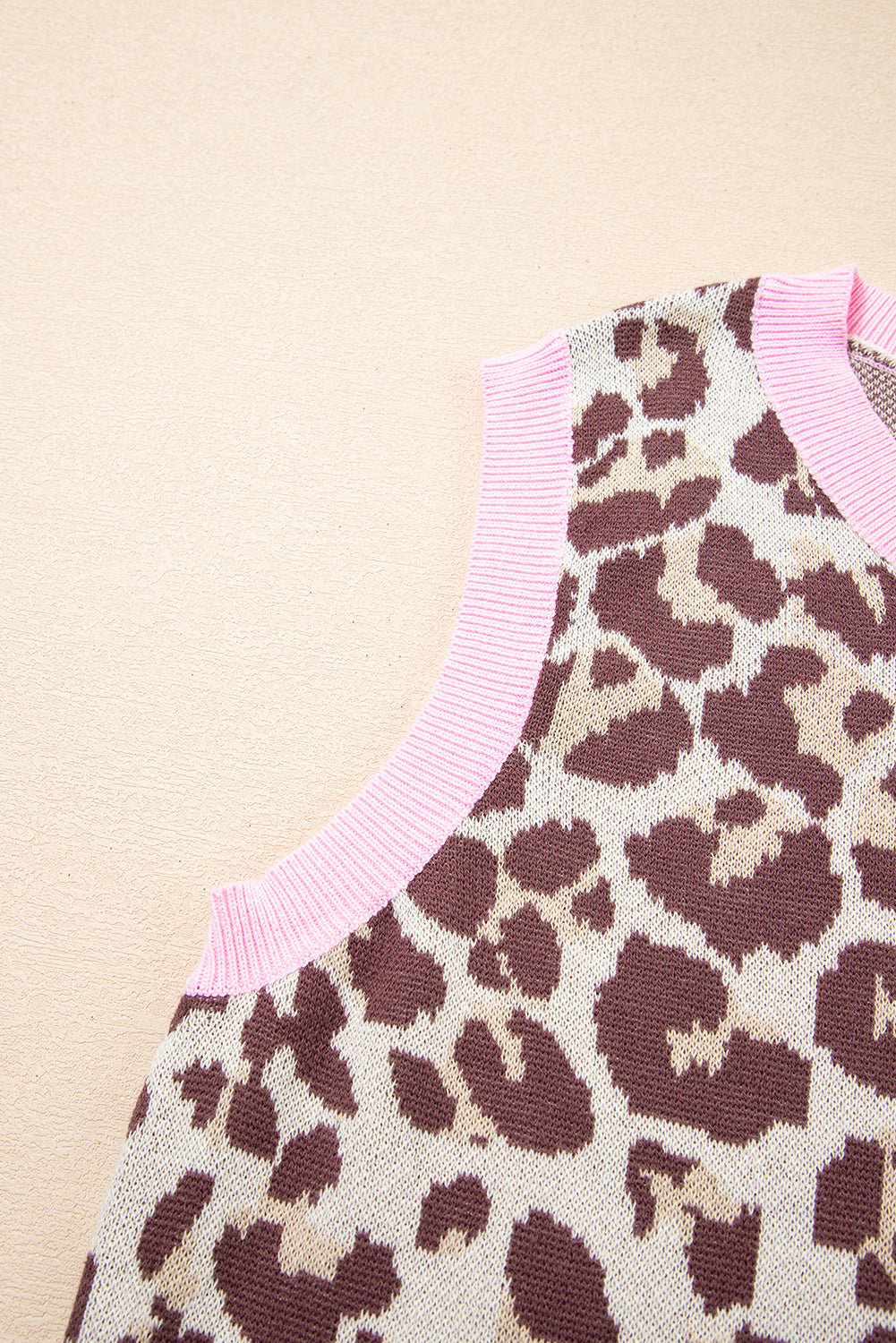 Brown Leopard Pattern Contrast Rib Trim Sleeveless Sweater eAura