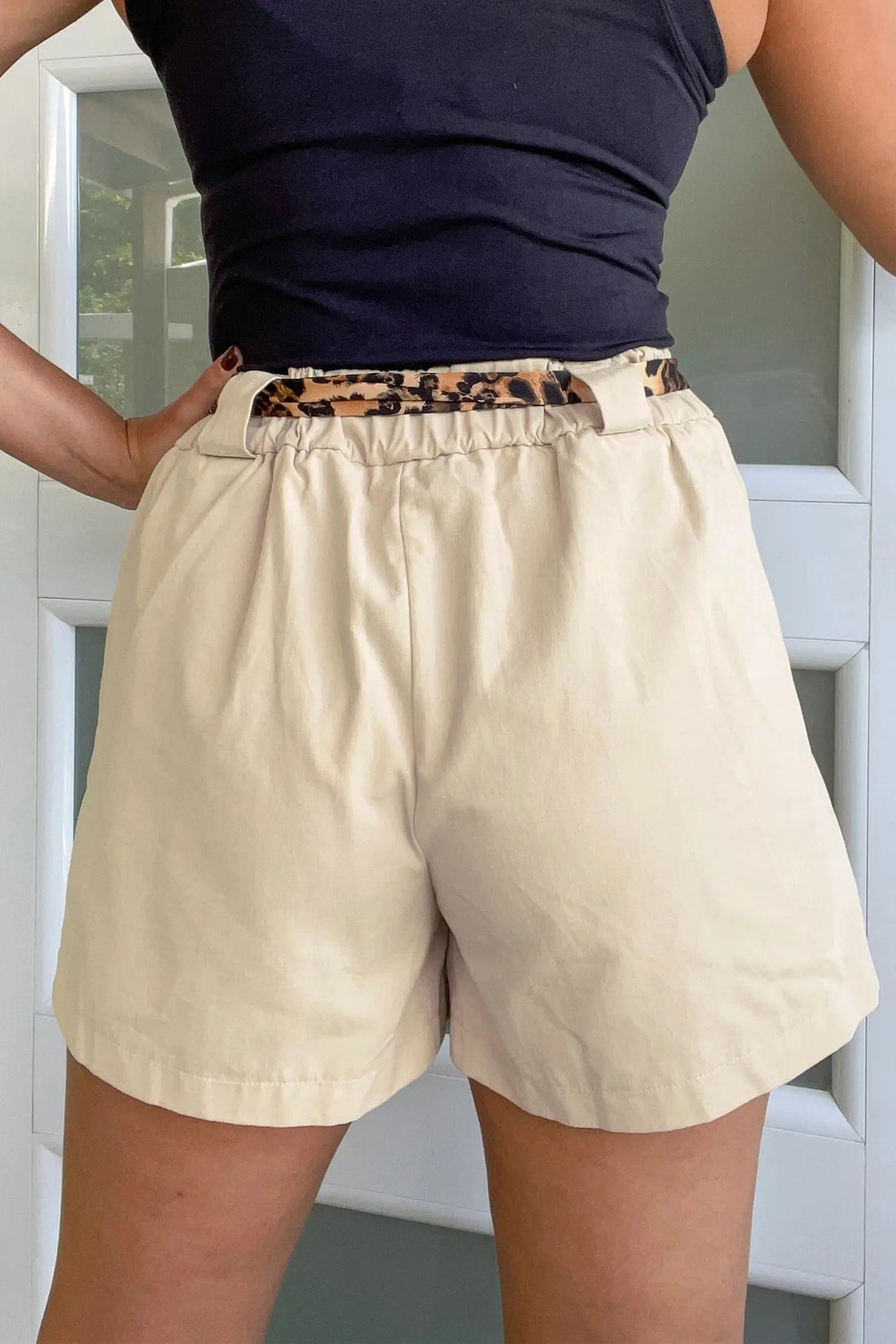 Leopard Contrast Sash Belt Pleated Wide Leg Shorts
