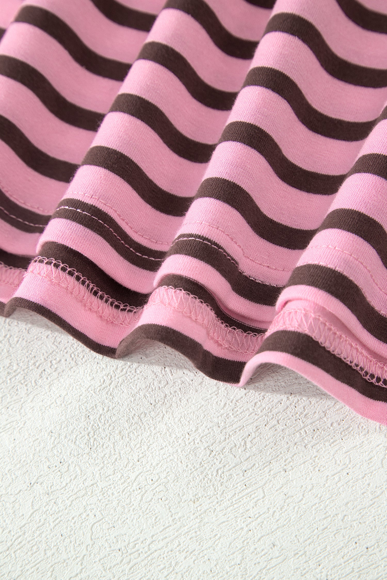 Rose Stripe V-Neck Puff Sleeve Top – Ribbed Collar & Cuff Detail