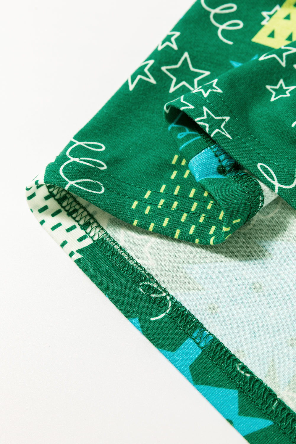 Christmas Tree Print Tee and Pants Pyjama Set - eAura