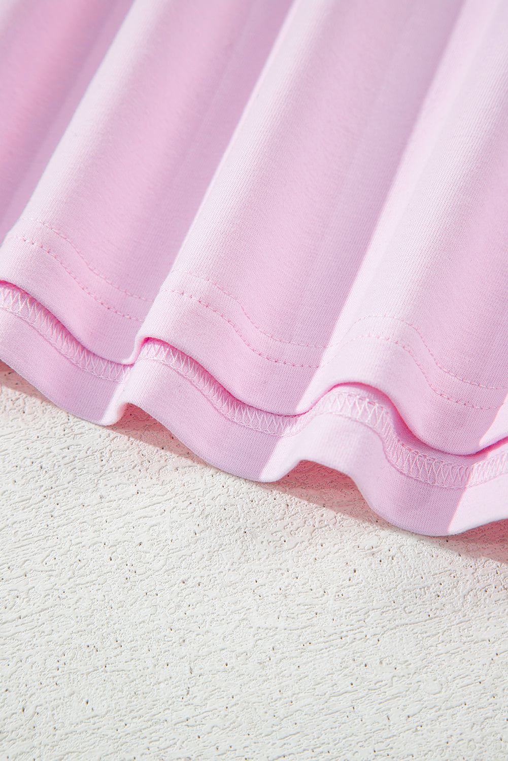 White Flag Bow Graphic Crewneck Tee eAura