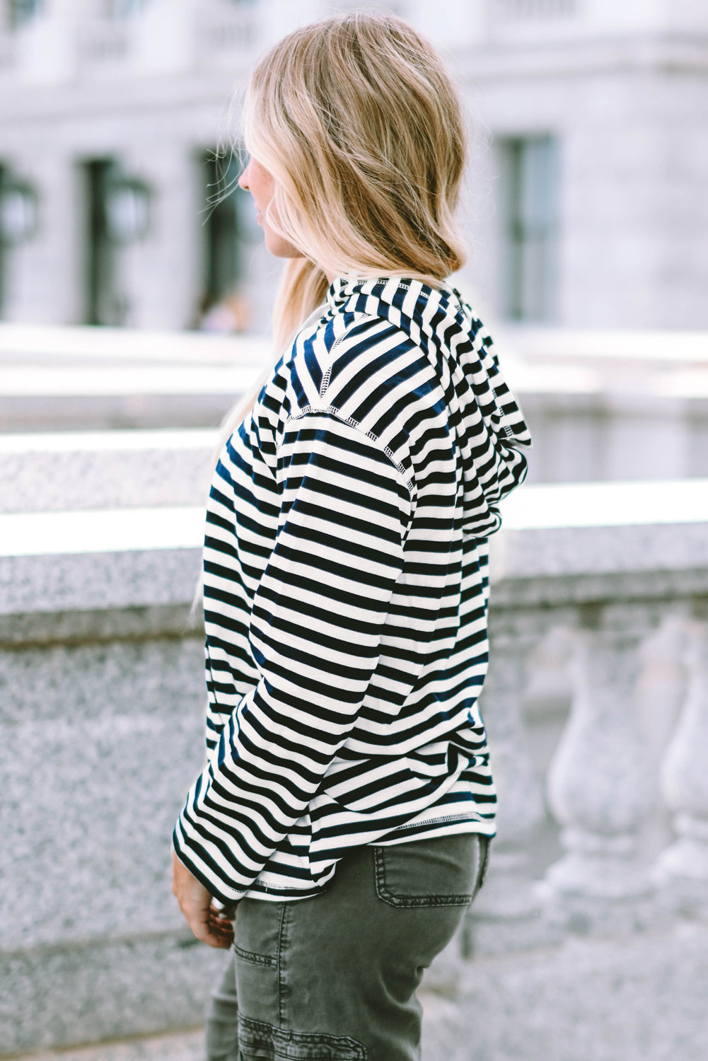 Stripe Kangaroo Pocket Drawstring Hoodie eAura