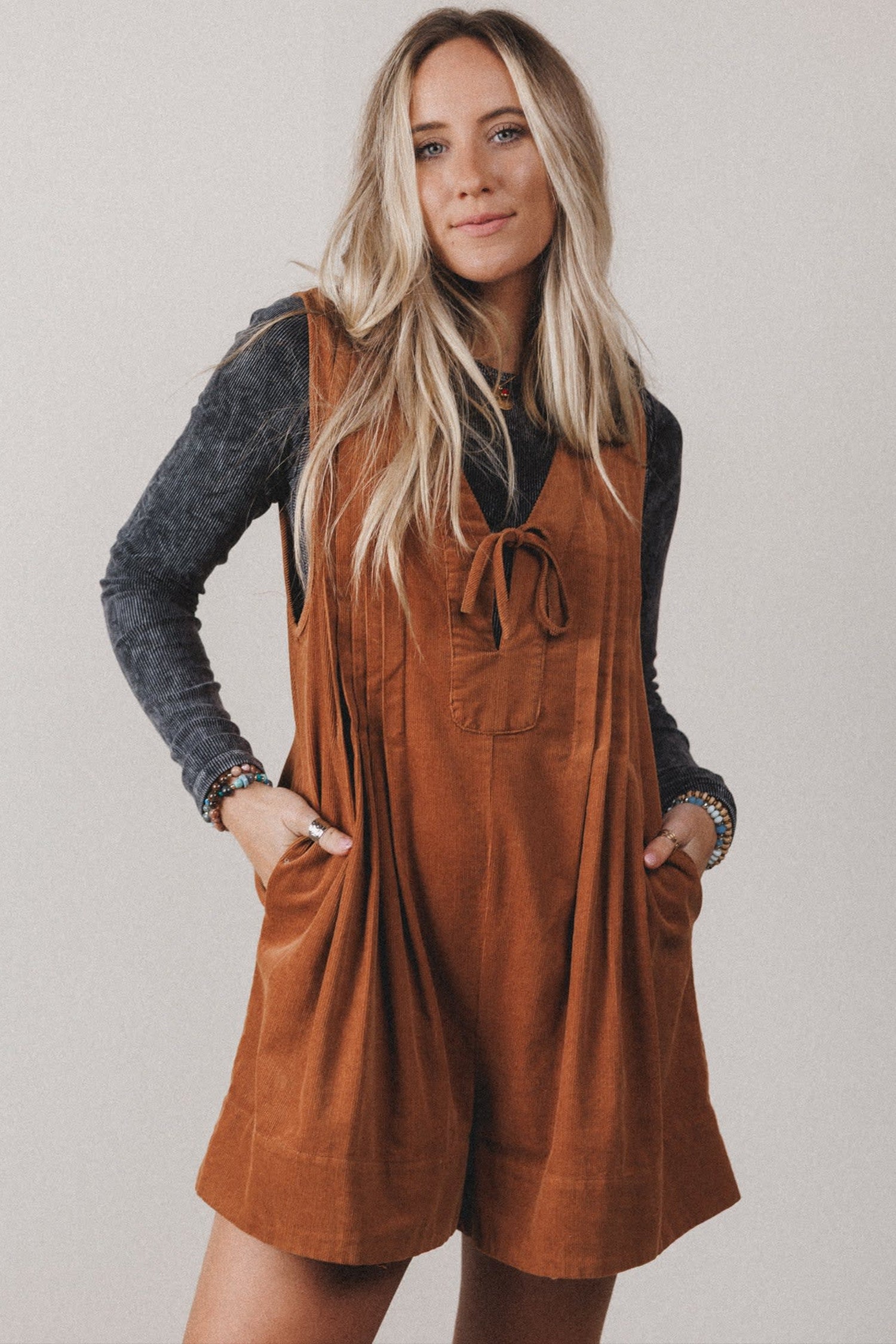 Solid Color Tie V Neck Sleeveless Corduroy Romper – Cinnamon