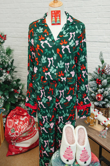 Festive Bow Print Pyjama Set - Green / S - Loungewear & Sleepwear/Sleepwear